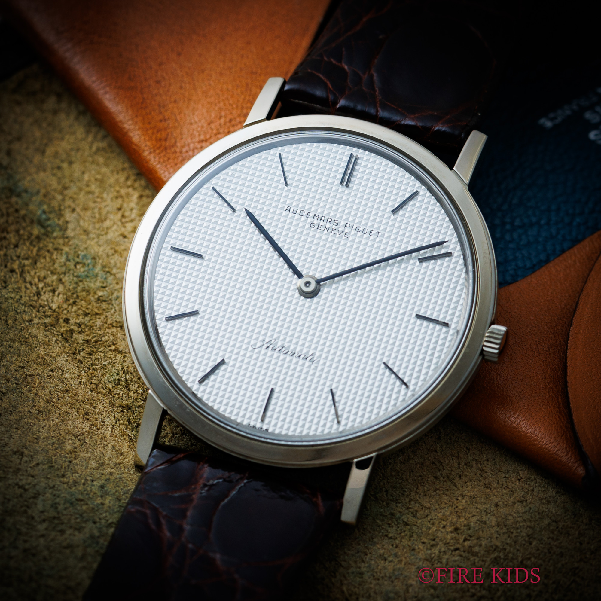 オーデマピゲ ラウンド ホブネイルパターンダイヤル 1980年代製 Cal.K2120 薄型自動巻き 18金ホワイトゴールド 2針