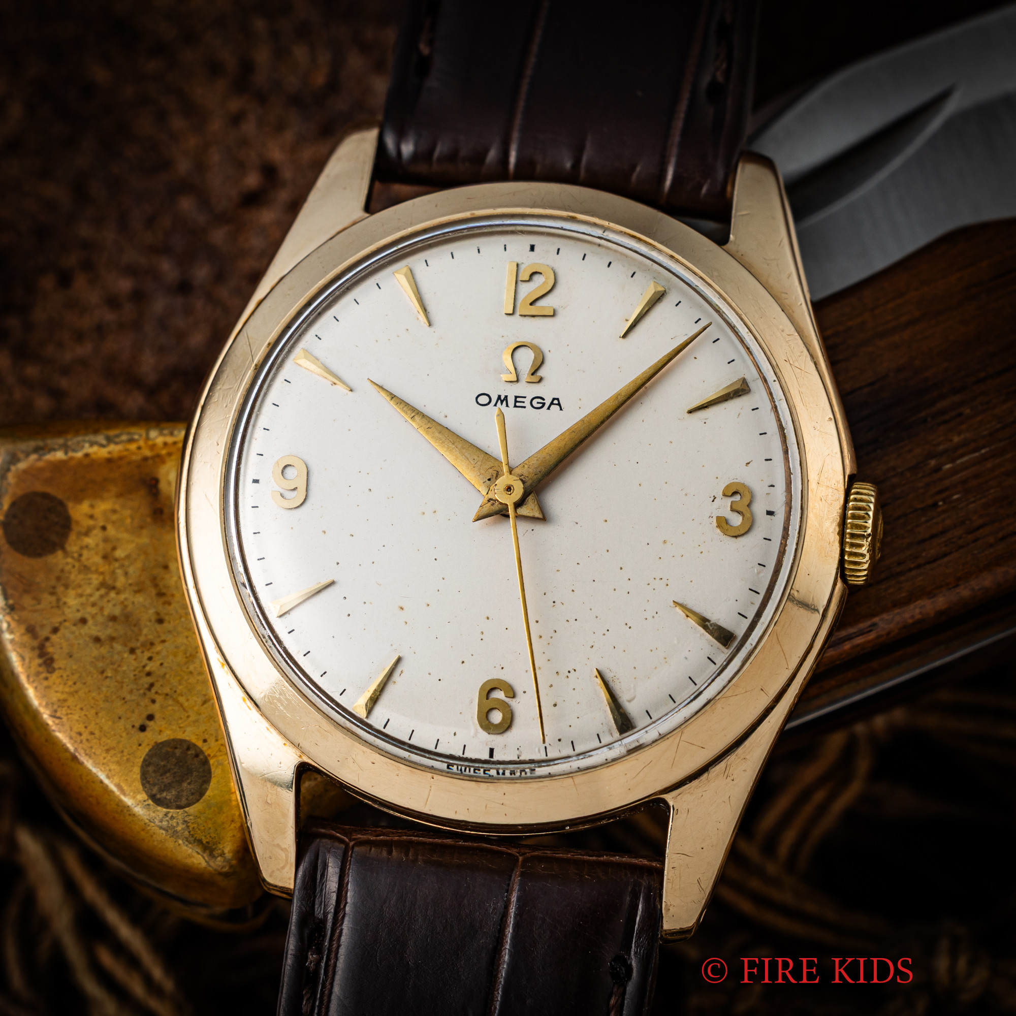 オメガ ラウンド デニソンケース 9金無垢イエローゴールド 1956年製 Cal.420 手巻き 純正GP尾錠