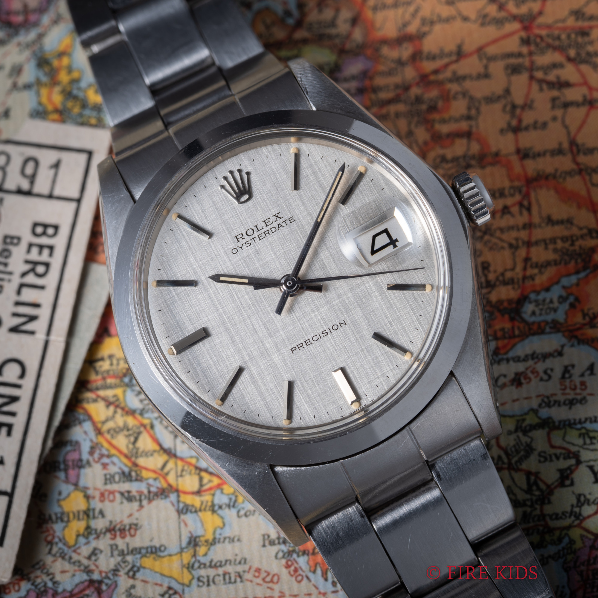 ロレックス オイスターデイト Ref.6694 手巻き シルバーリネンダイヤル 純正巻きブレス付き 1971年製