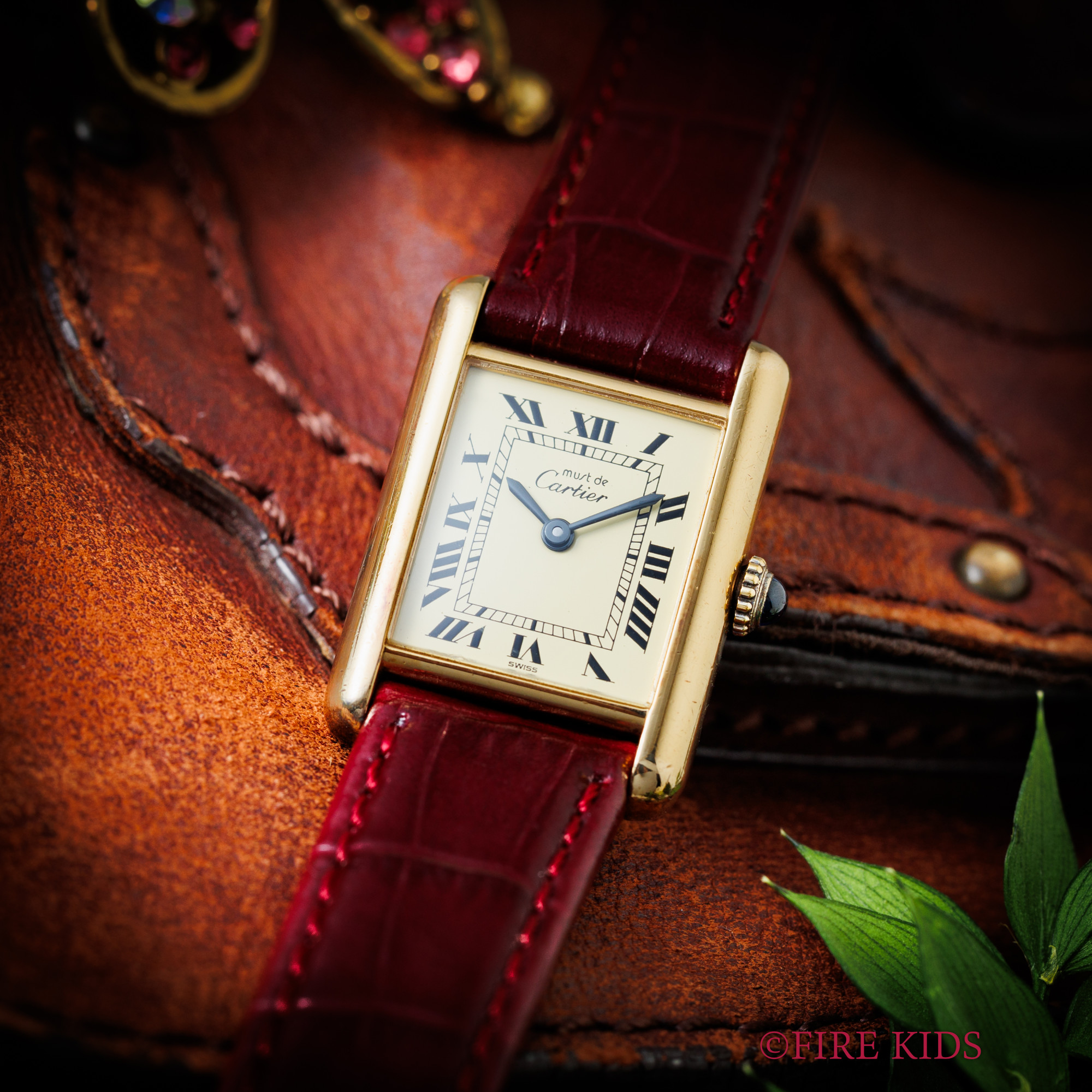 カルティエ マストタンクSM アイボリーローマンダイヤル 1970年代製 手巻き 1979年ギャランティー付き 純正尾錠付き