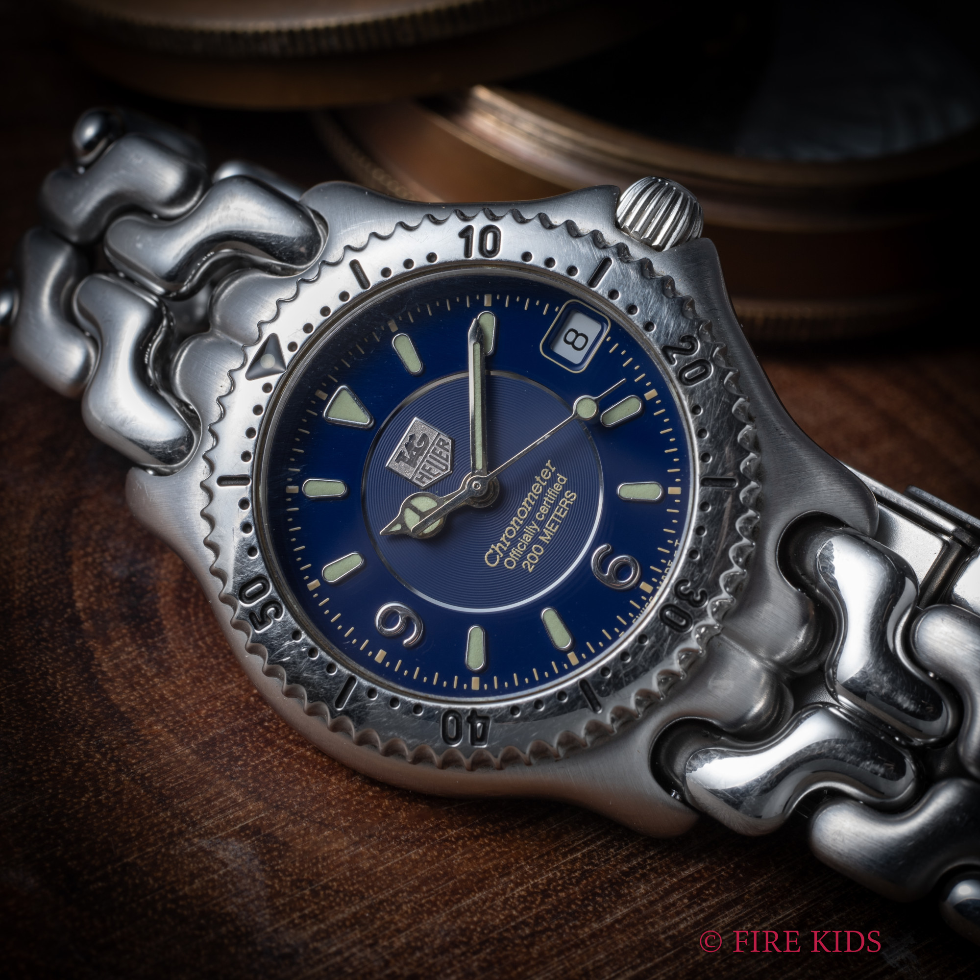 タグホイヤー セルシリーズ デイト 自動巻きクロノメーター 1990年代製 スクリューバックケース 純正ブレス ブルーダイヤル ベンツ針 逆回転防止付きベゼル