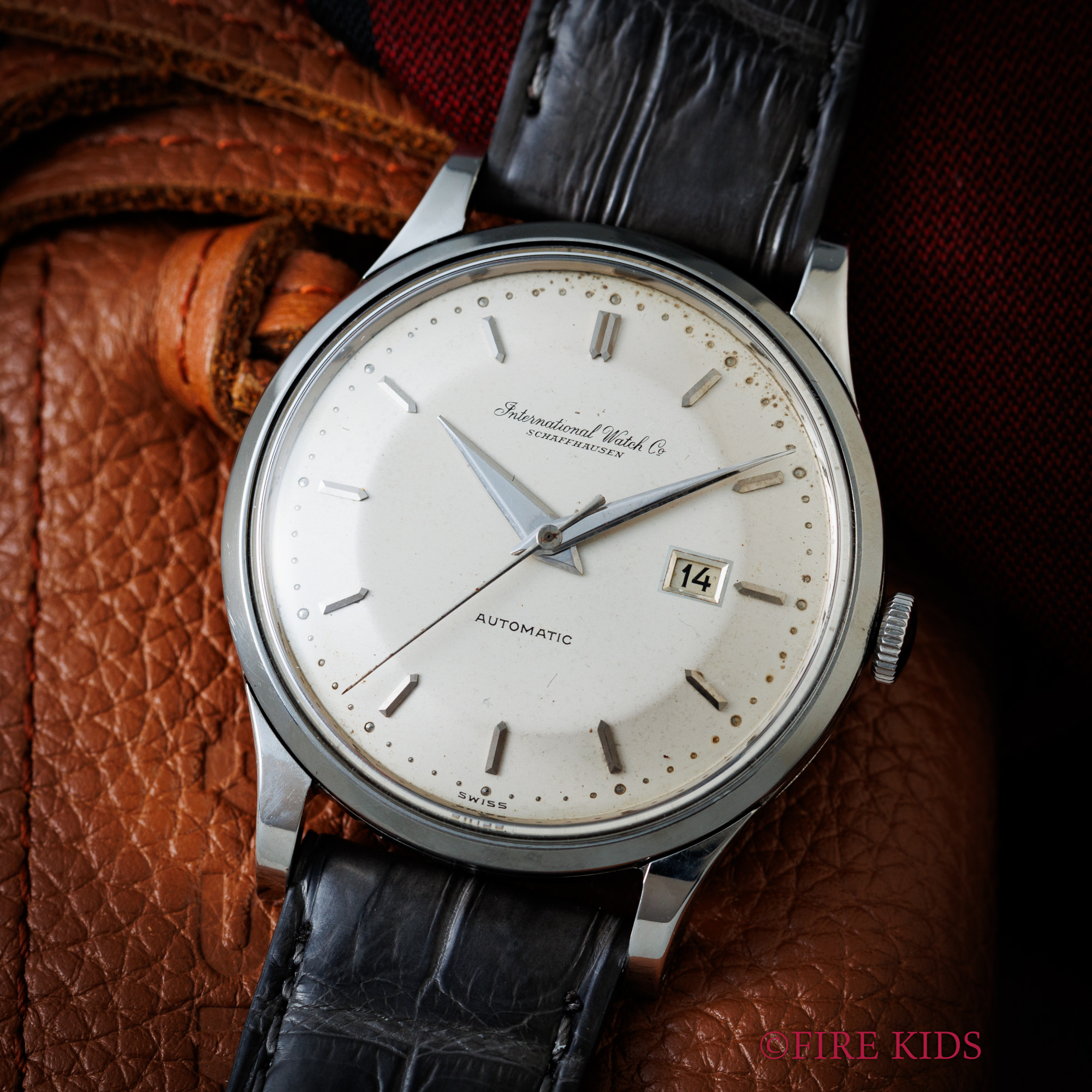 IWC ラウンドケース 寄り目 Cal.8531 ペラトン式自動巻き 1957年製 筆記体ロゴ オールドインター