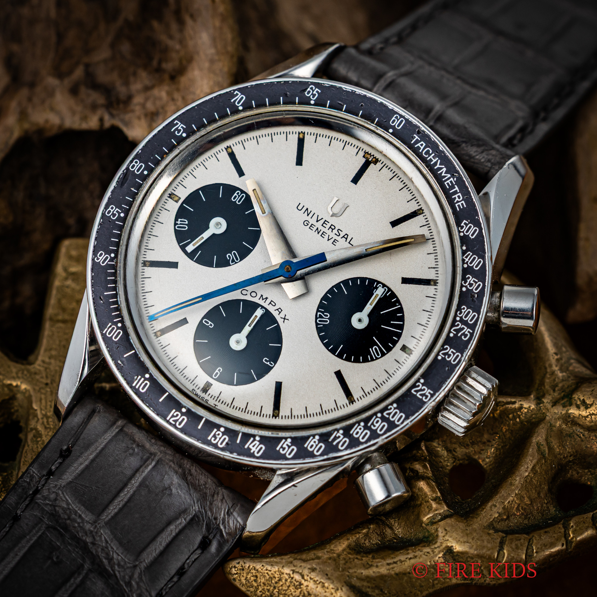 ユニバーサル・ジュネーブ コンパックス ニーナリント 1960年代 手巻 Cal.72 パンダダイヤル バルジューCal.72