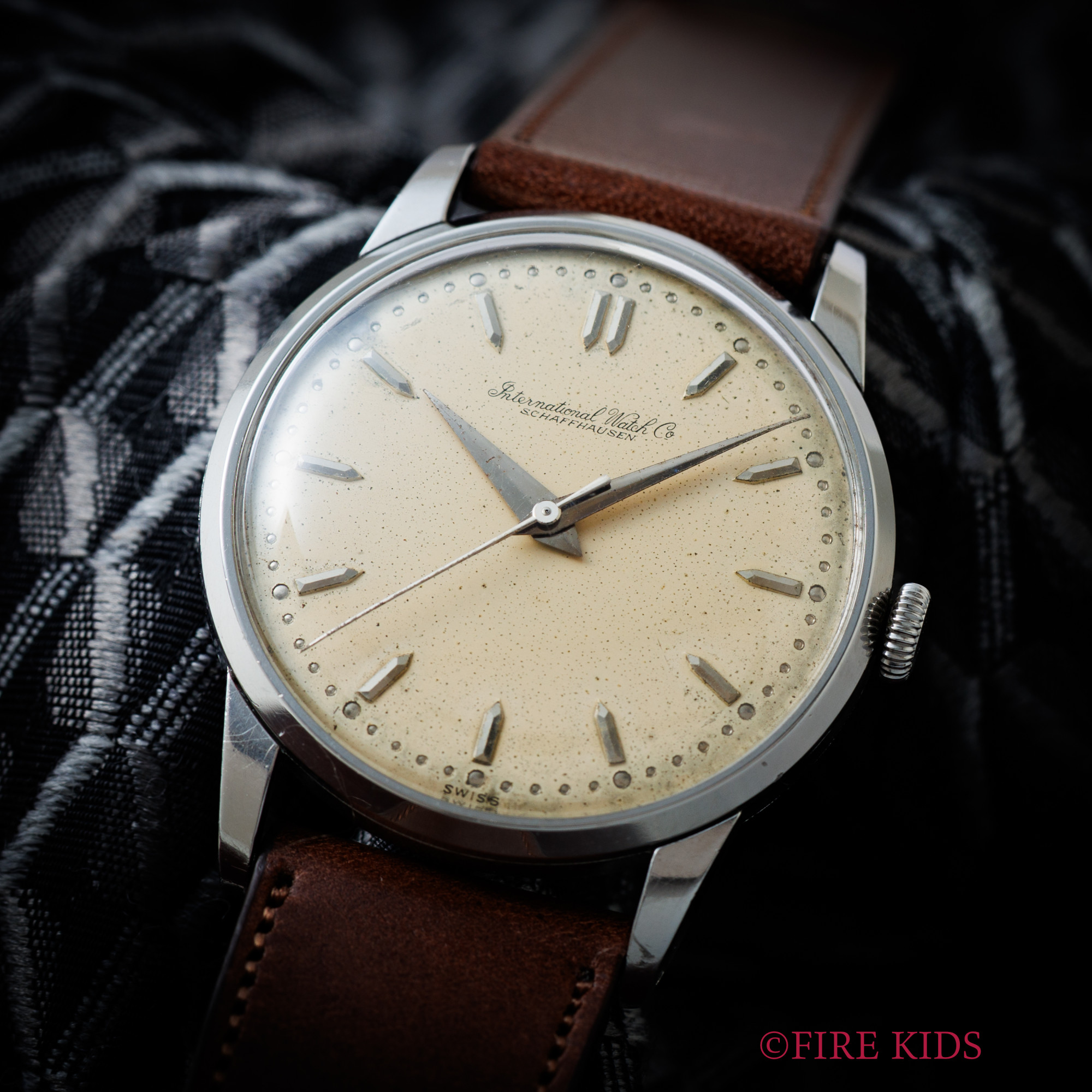 IWC ラウンドケース Cal.89 ロービート手巻き 筆記体ロゴ オールドインター 1953年製