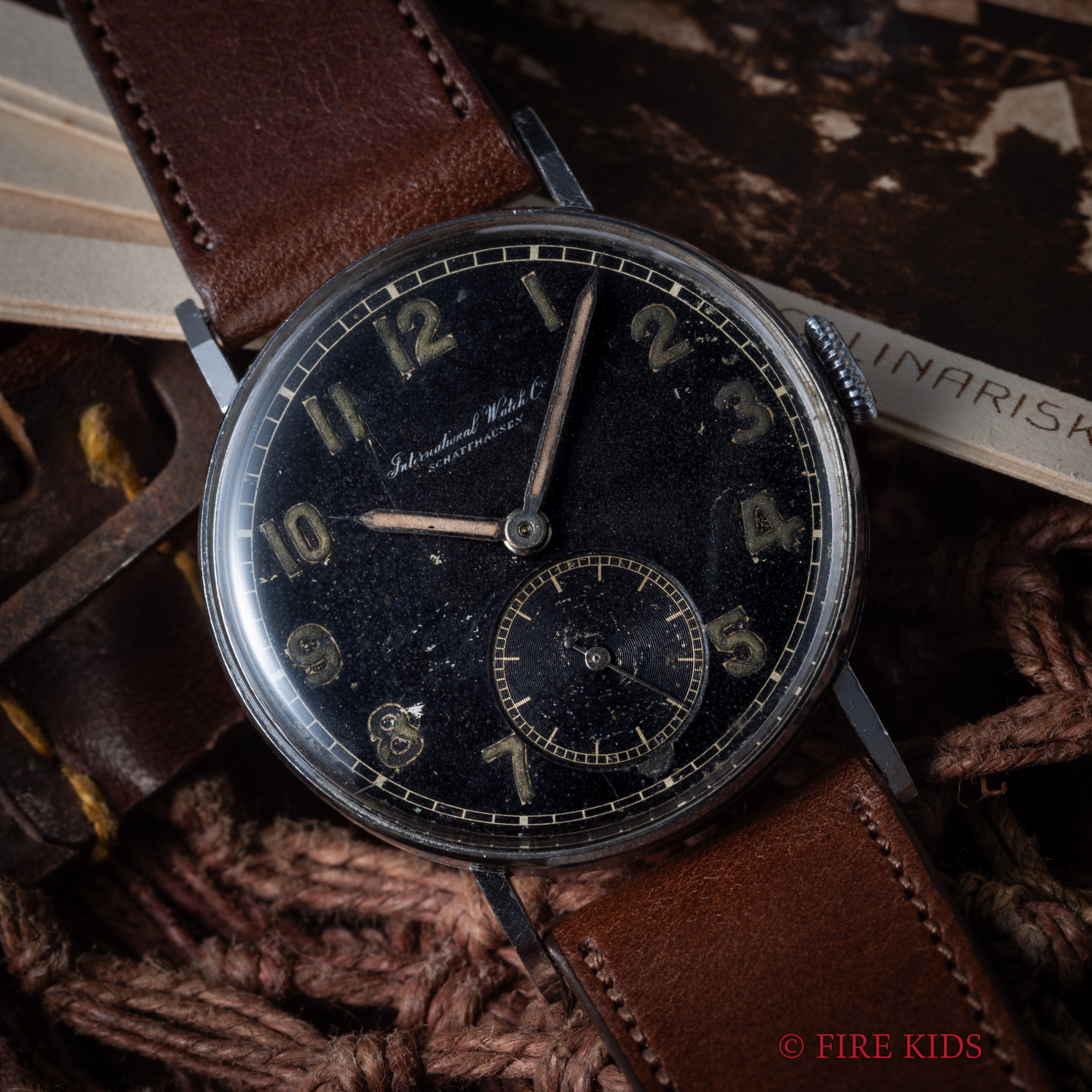 IWC シリンダーケース Cal.83 手巻き スモールセコンド ブラックアラビアダイヤル 1941年製