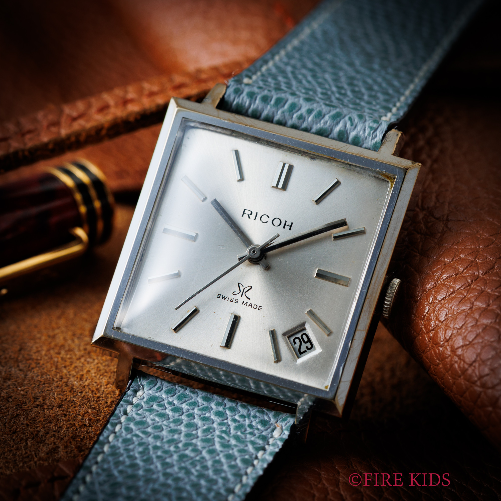 リコー スクエア 1970年代製 手巻き スイス製 手巻き 4時位置デイト