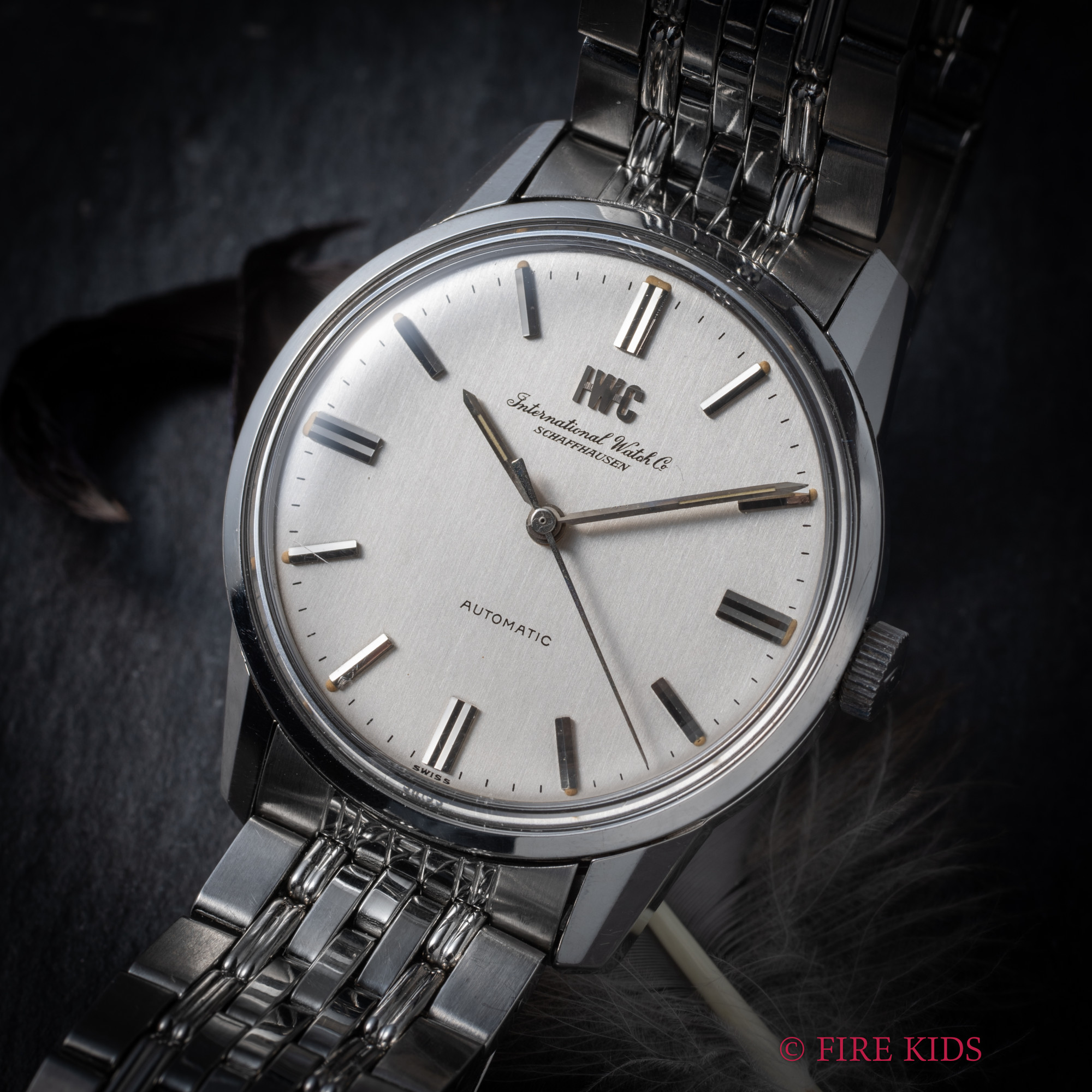 IWC ラウンドケース Cal.854B ペラトン式自動巻き ノンデイト 純正ゲイフレアーブレス Ref.R810AD 1975年製