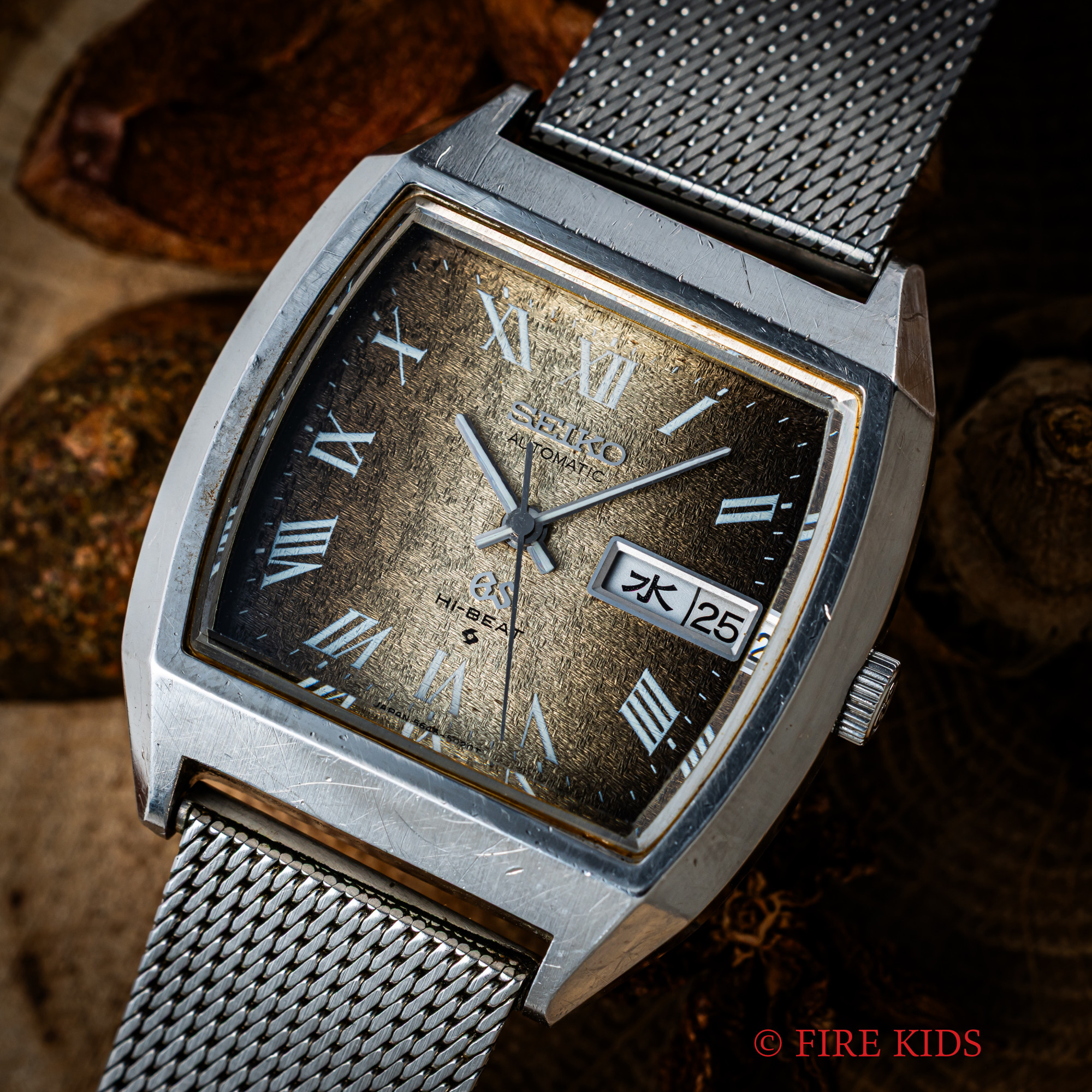 グランドセイコー 1972年製 56GSバレルケース グラデーションダイヤル Ref.5646-5010 ハイビート自動巻