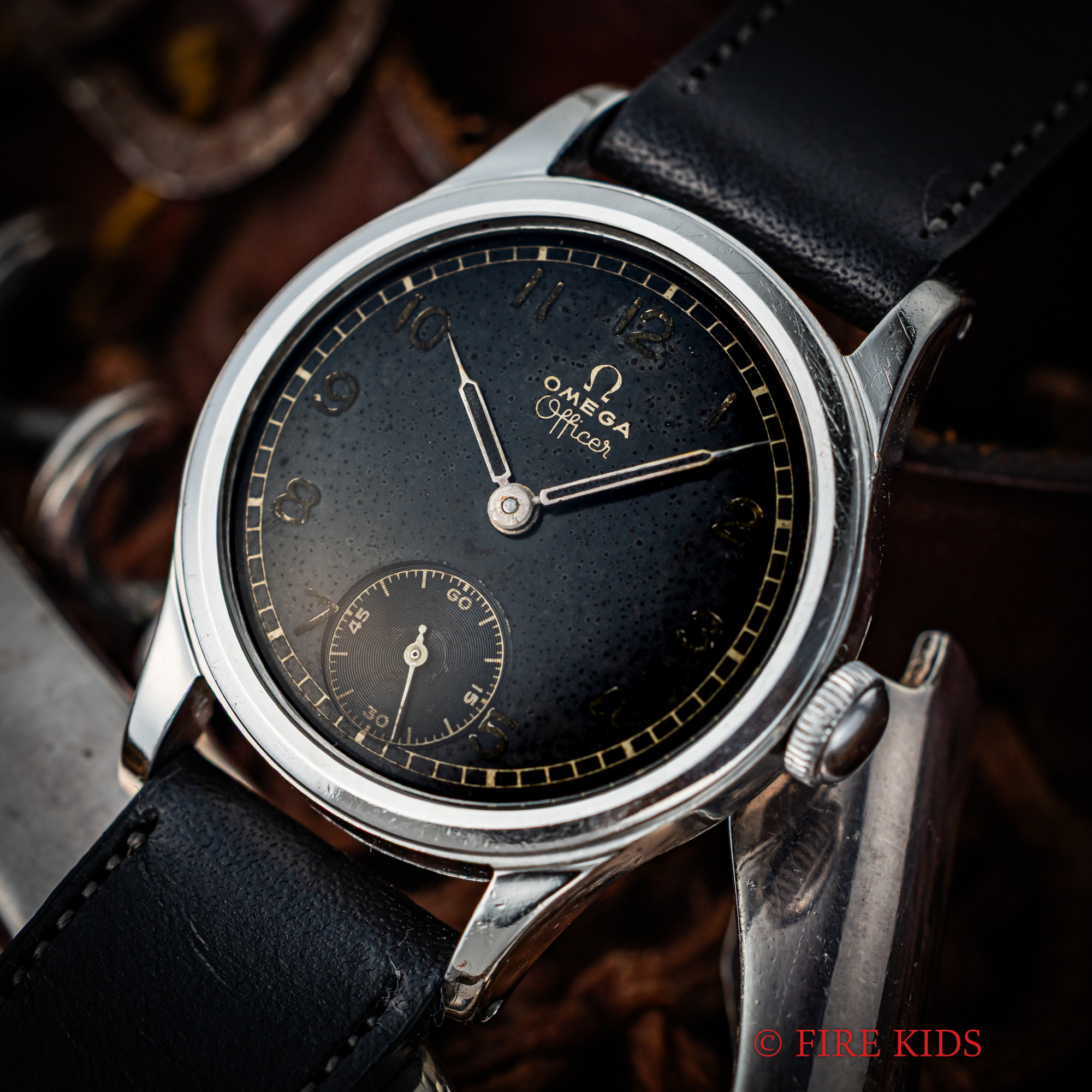 オメガ オフィサー Ref.2299 1940年代前半  Cal.26.5T3PCT1