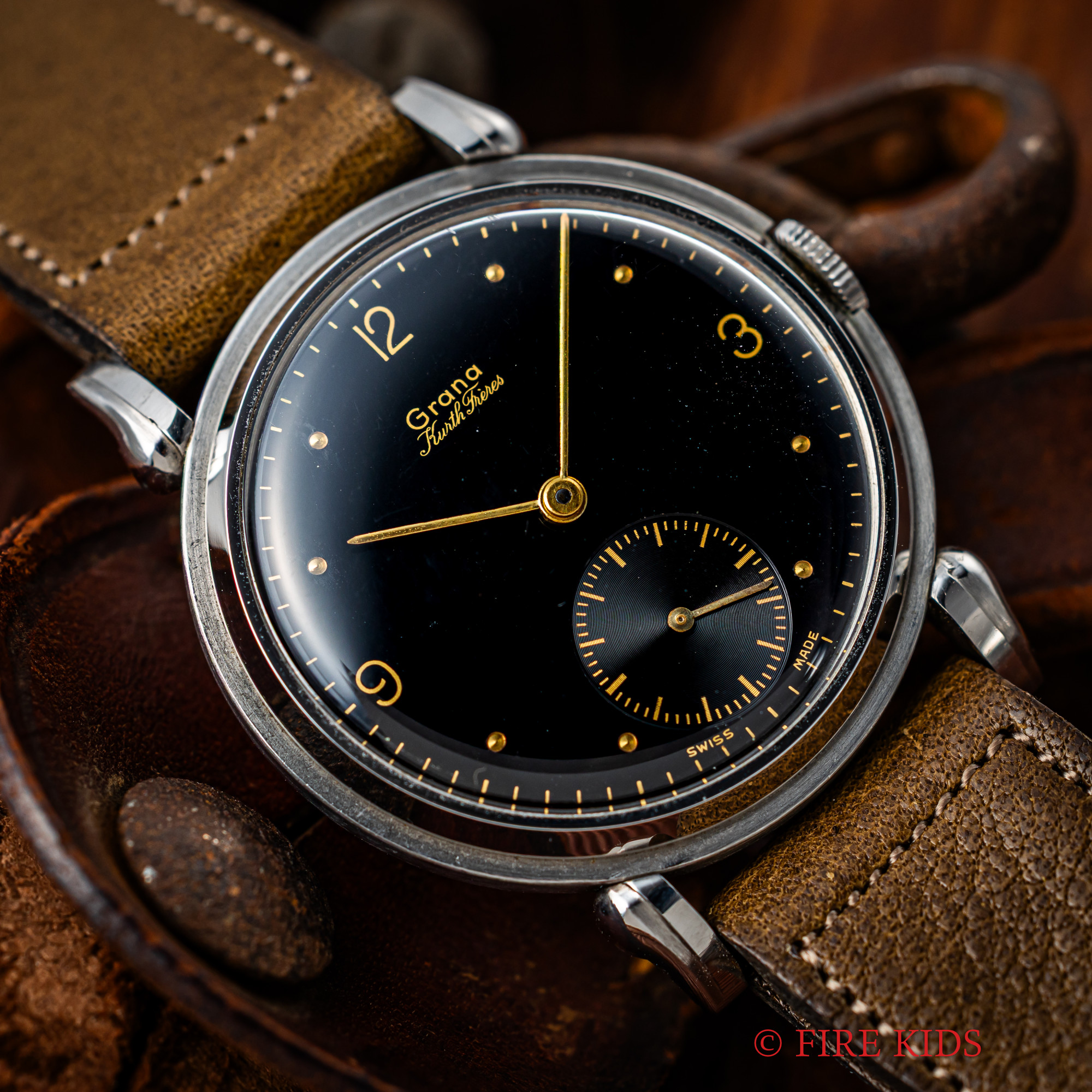 グラナ　ブラックギルトダイヤル　スモセコ　1940年代製　オープンエンド