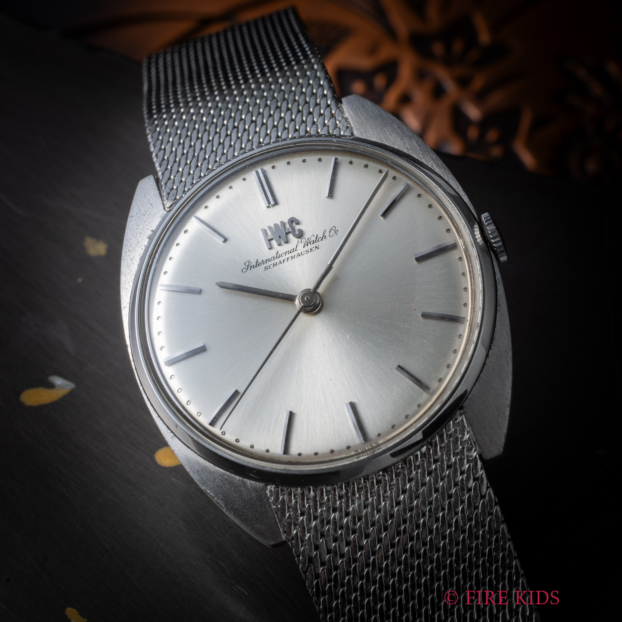 IWC トノーケース 1973年製 手巻き Cal.403 純正ブレス付き