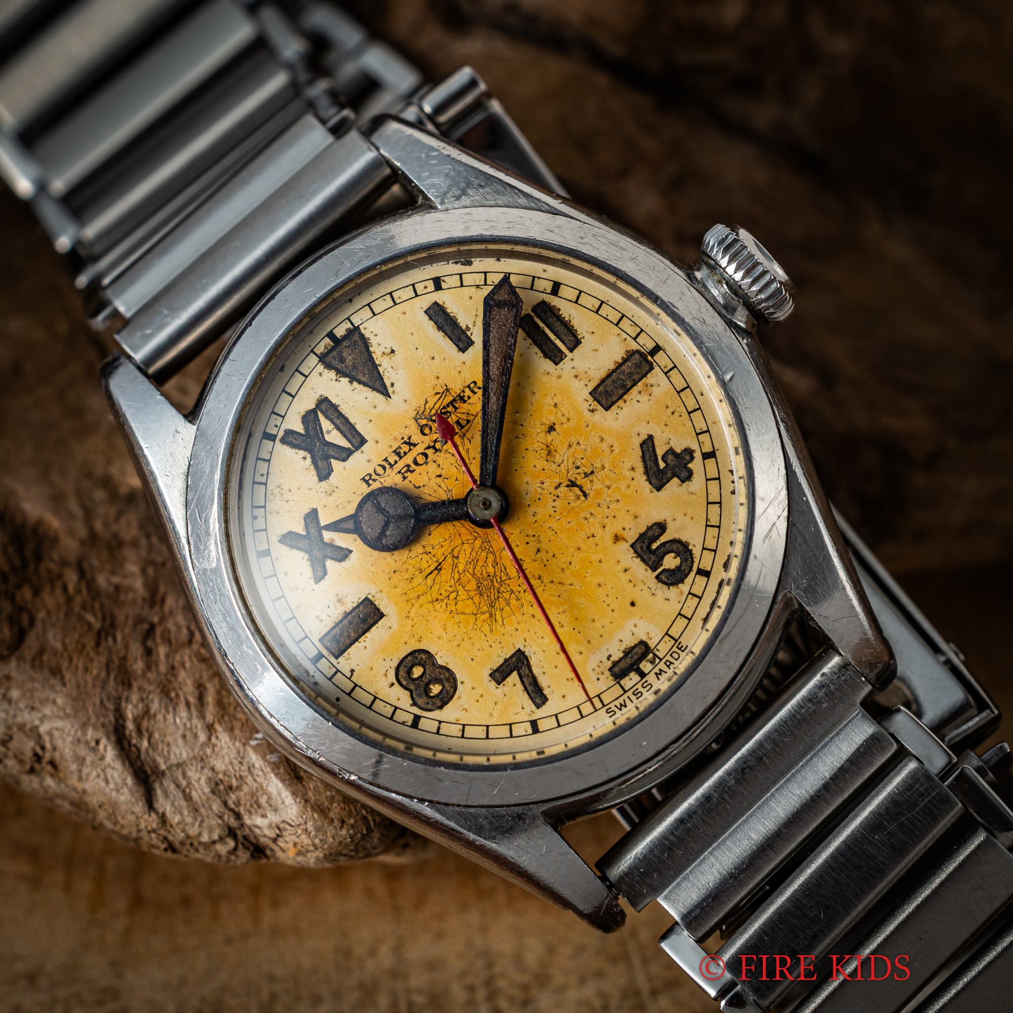 ロレックス オイスター ロイヤル ユニークダイヤル 手巻き 1942年製 赤秒針 センターセコンド ベンツ針