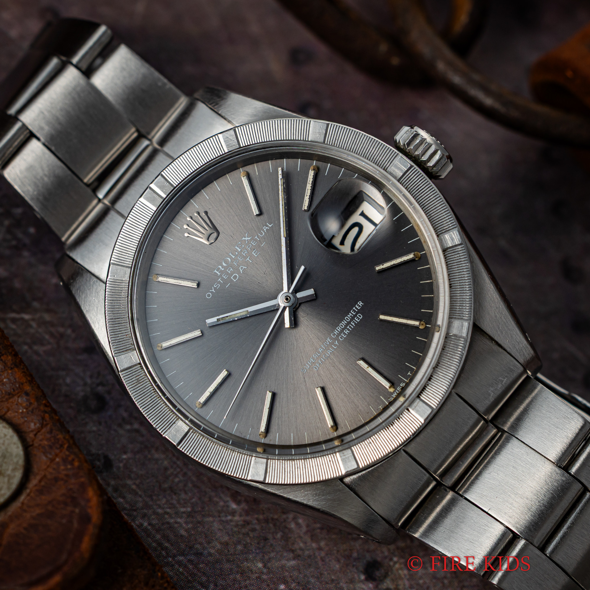 ロレックス  オイスターパーペチュアルデイト Ref.1501 エンジンターンドベゼル 1969年製 グレーダイヤル 純正巻きブレス