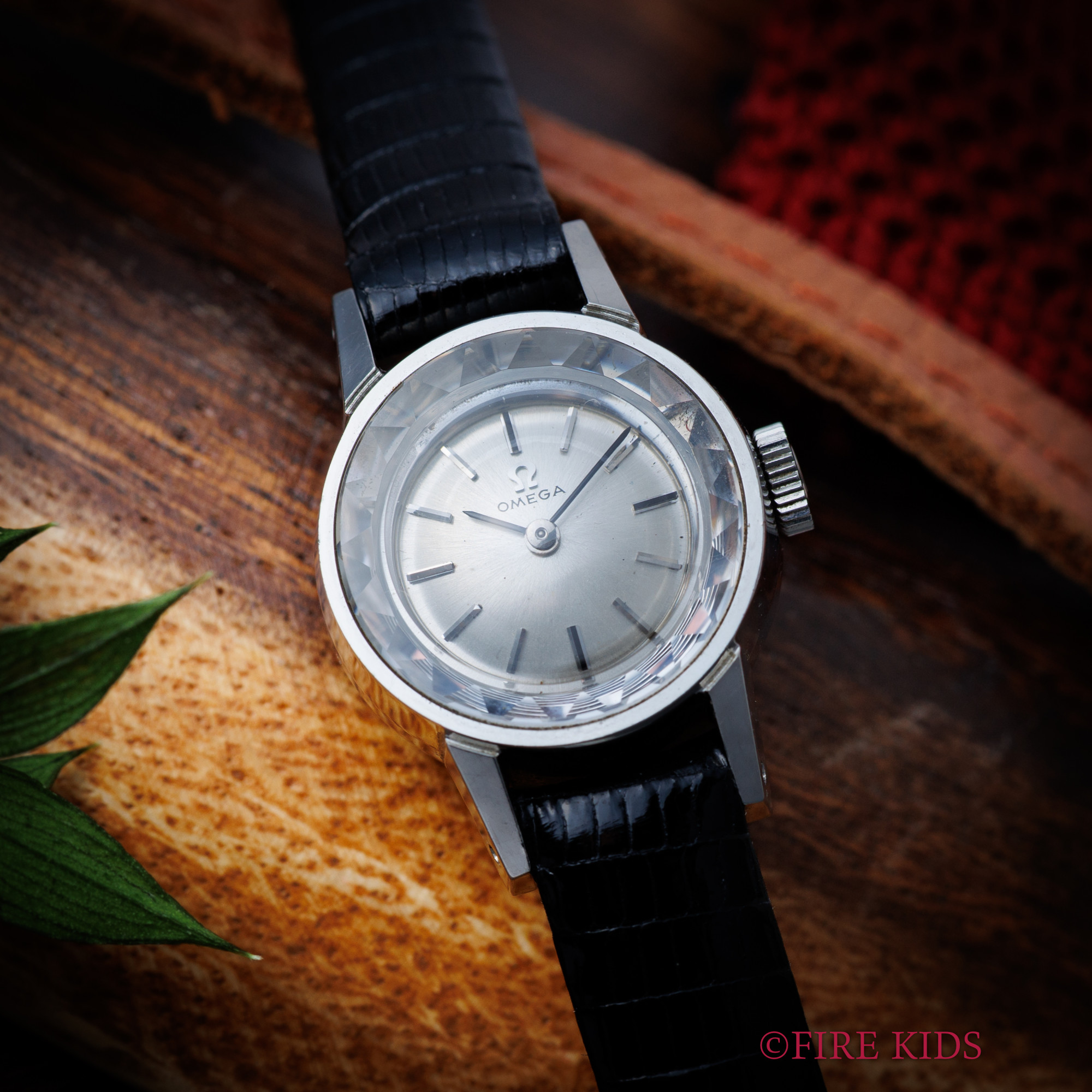 オメガ レディース カットガラス 1962年製 手巻 Cal.483 ステンレスケース