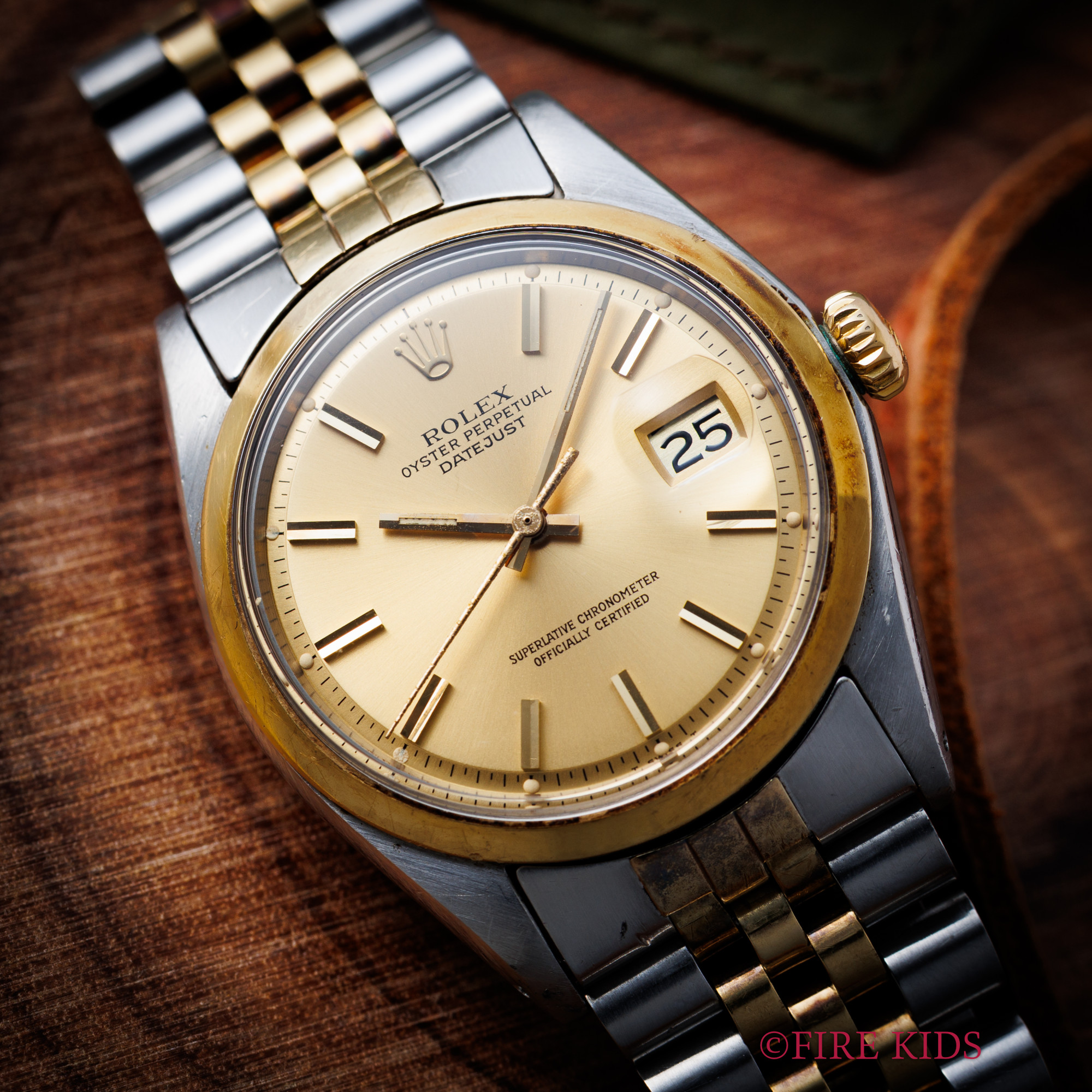 ロレックス デイトジャストコンビ 1977年製 Ref.1600 スムースベゼル 自動巻クロノメーター 純正コンビブレス