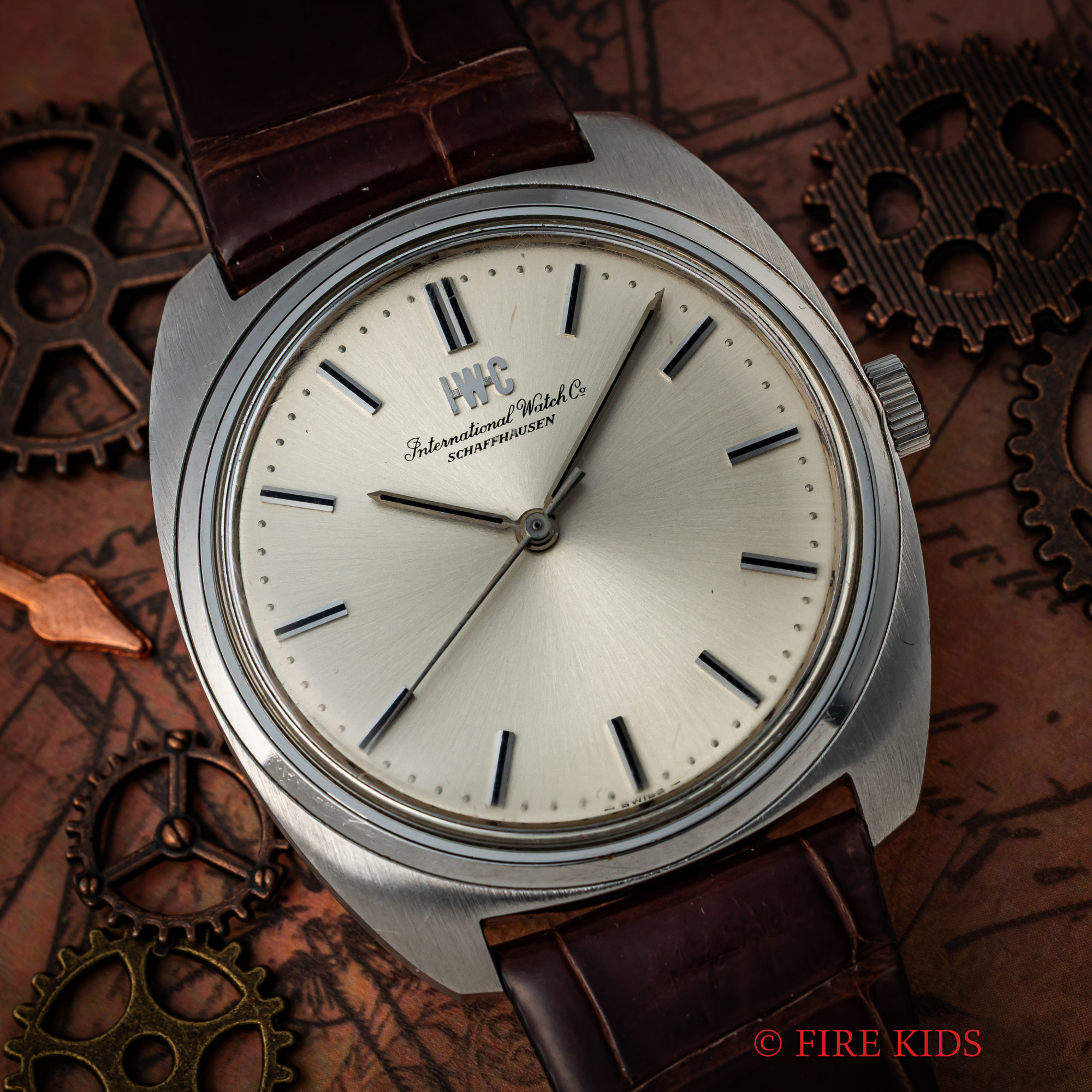 IWC トノーケース 1976年製 R1819 手巻 Cal.89 お魚リューズ