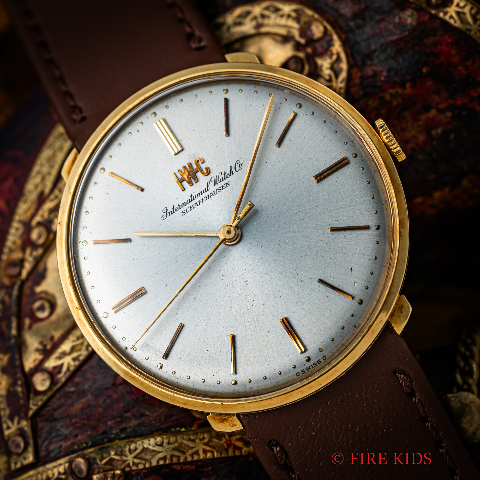 IWC 18金無垢ケース 1975年製 手巻 Cal.403 オールドインター