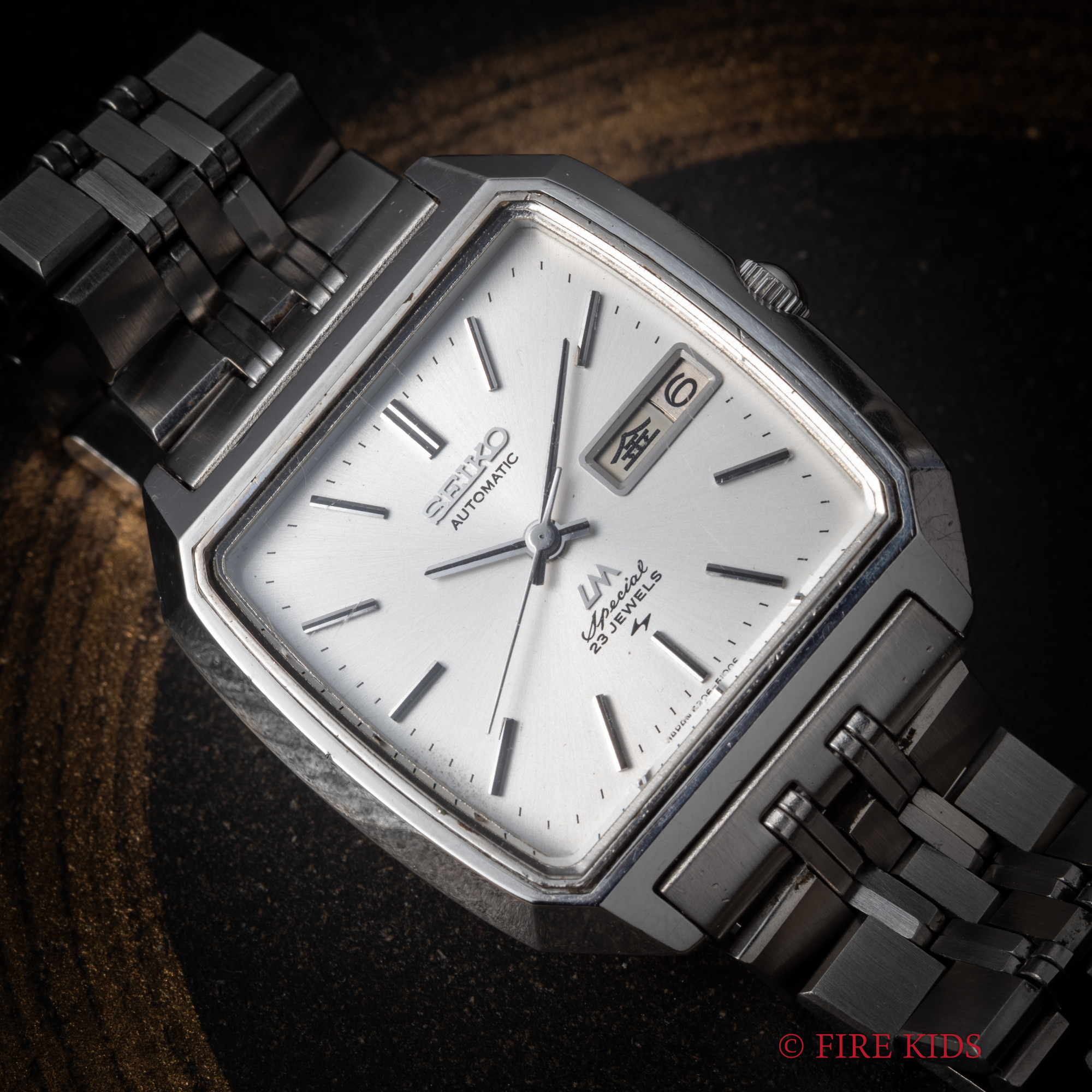 セイコー 52LMスペシャル 白 スクエア型 純正ステンレスブレス付 Ref.5206-5060 1972年製