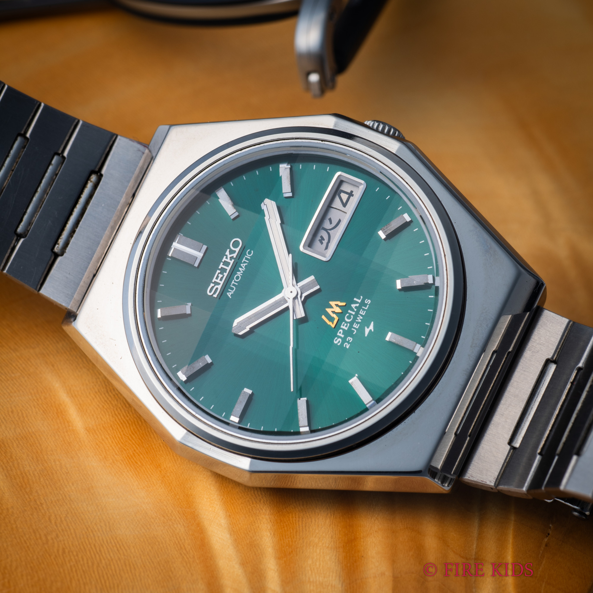 セイコー ロードマチック 1974年製 グリーンダイヤル カットガラス Ref.5216-7110 自動巻 純正ブレス