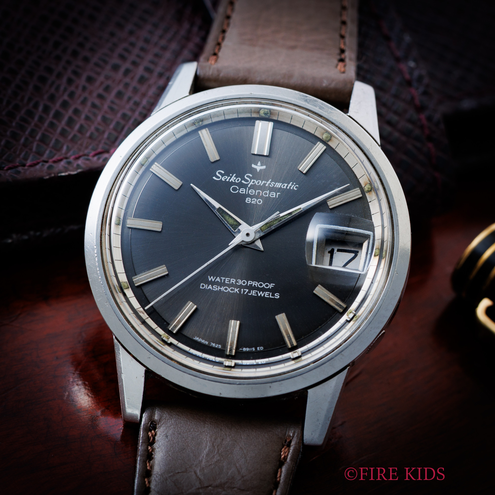 セイコー スポーツマチックカレンダー820 1965年製 グレー 自動巻き スナップ防水ケース