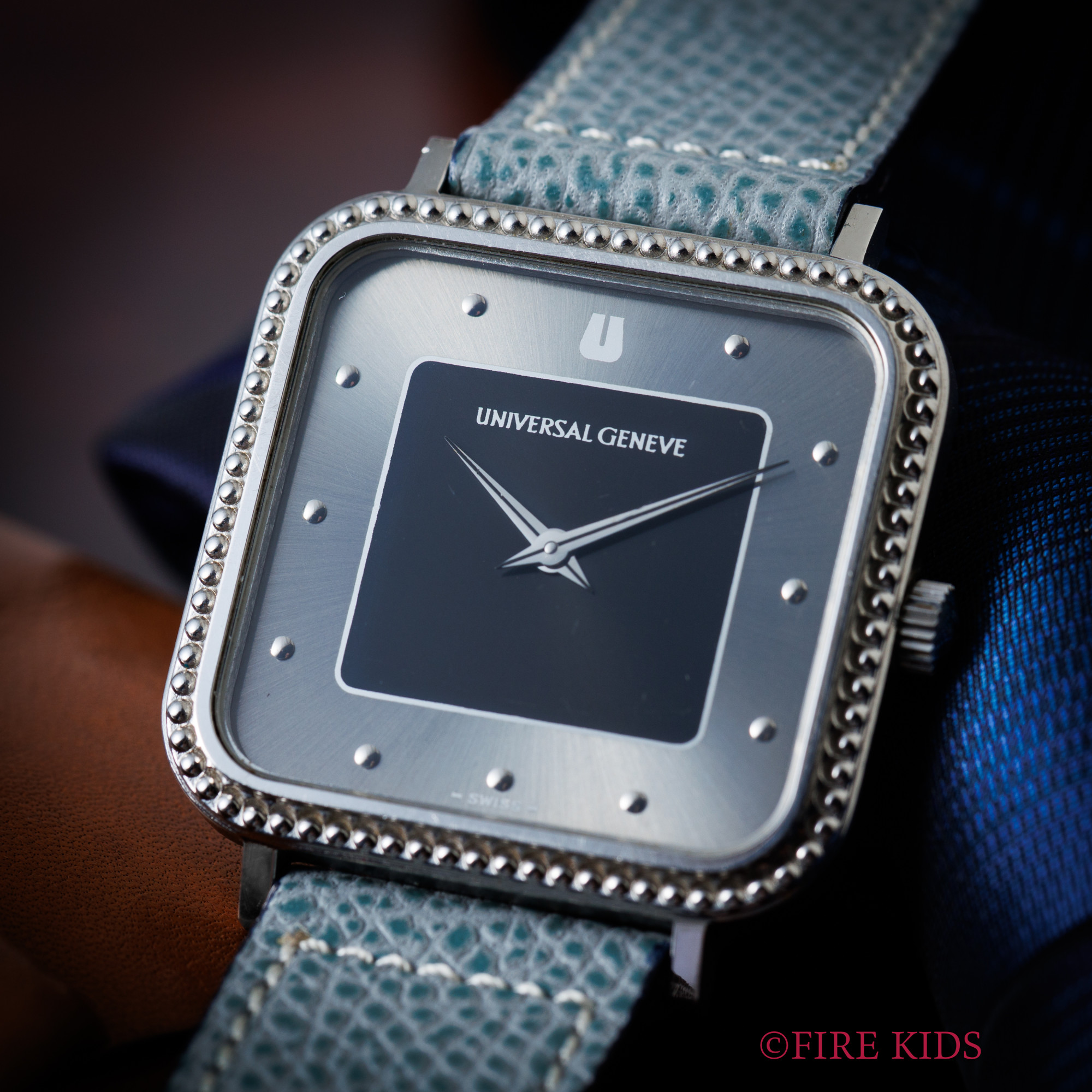 ユニバーサルジュネーブ スクエア型 ツートン文字盤 Ref.842203 1967年製