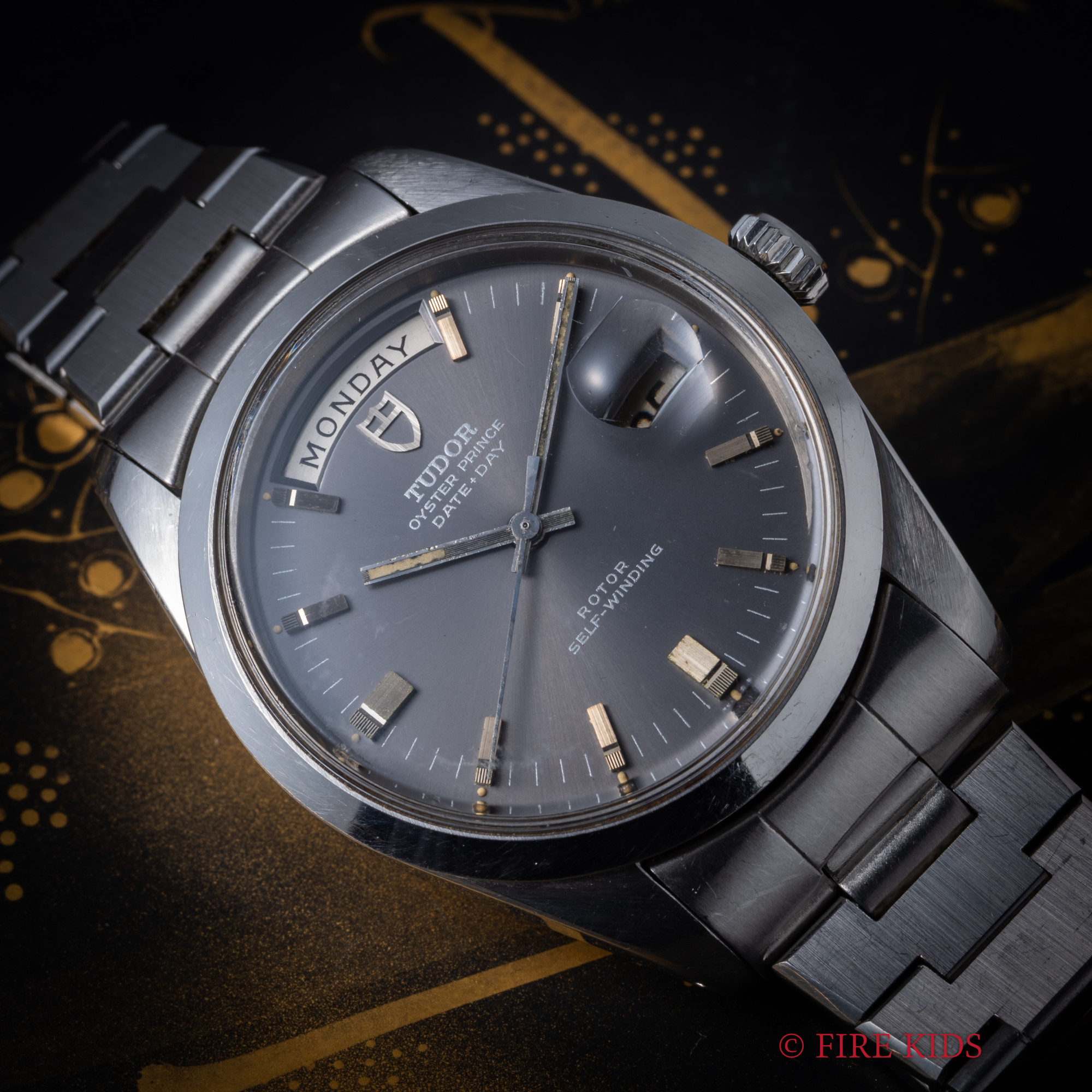 チューダー デイトデイ 1969年製 Ref.7017/0 グレーダイヤル 自動巻 純正JAPANブレス