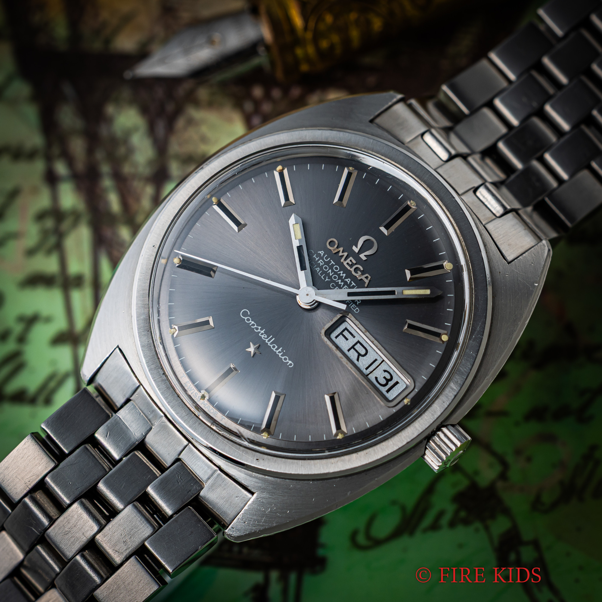 オメガ コンステレーションジェラルドジェンタデザイン前期型 グレーダイヤル 1969年製 Cal.564 自動巻きクロノメーター 純正ブレス