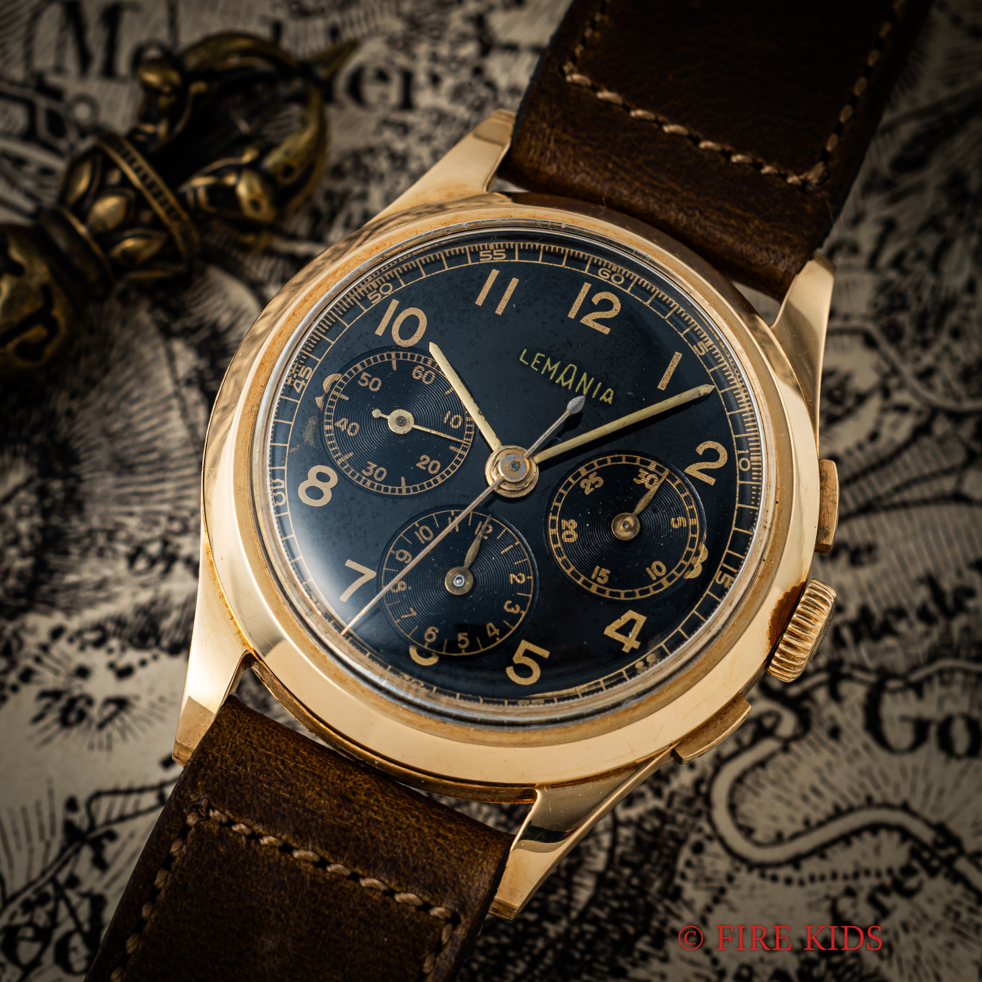 レマニア 18金無垢3レジスタークロノグラフ 1940年代製 Cal.27CHRO C12 ブラックミラーダイヤル