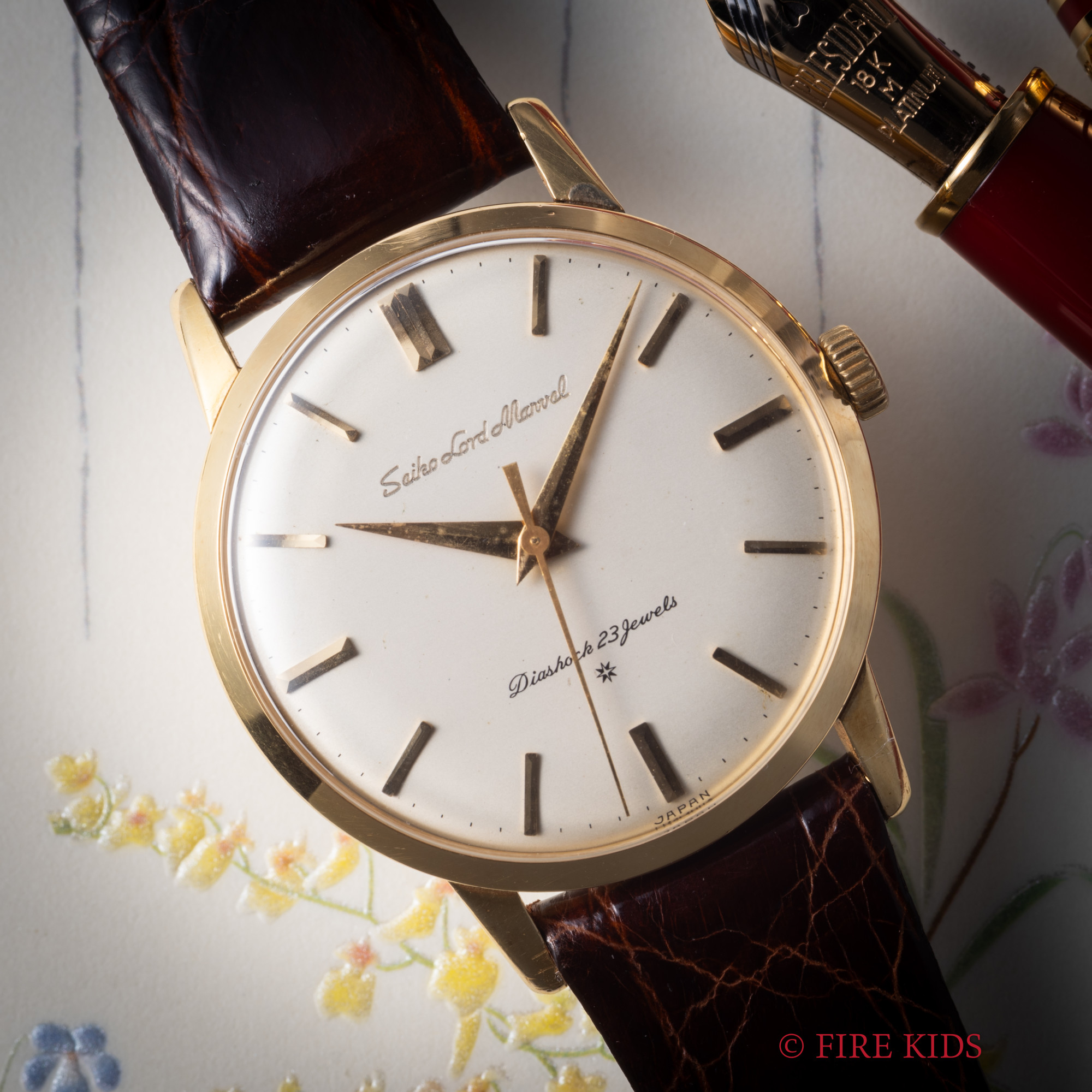 セイコー ロードマーベル 18金無垢ケース 彫文字 SDダイヤル 手巻き 1960年製