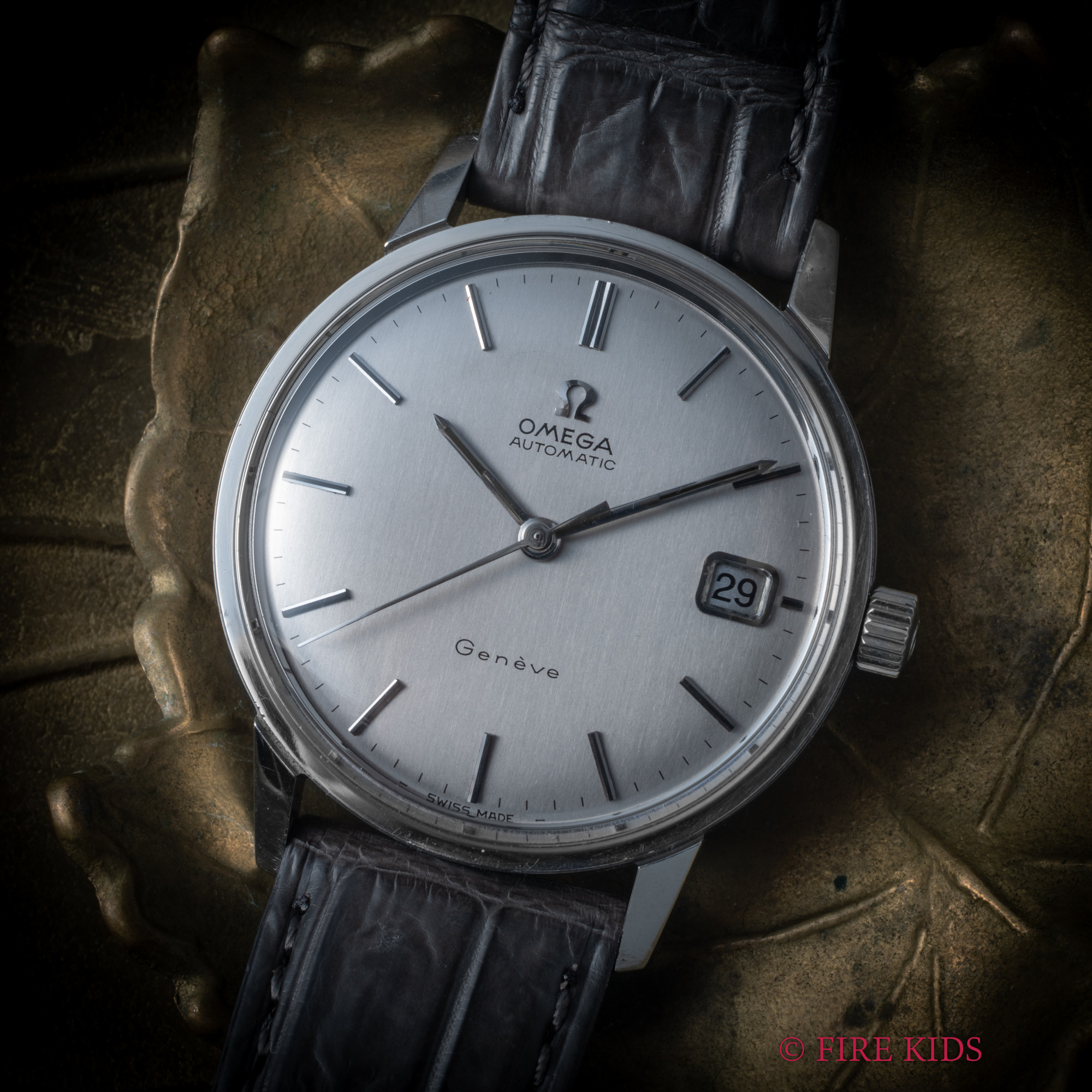 オメガ 1969年製 ジュネーブ グレーダイヤル Ref.166.037 自動巻 Cal.565