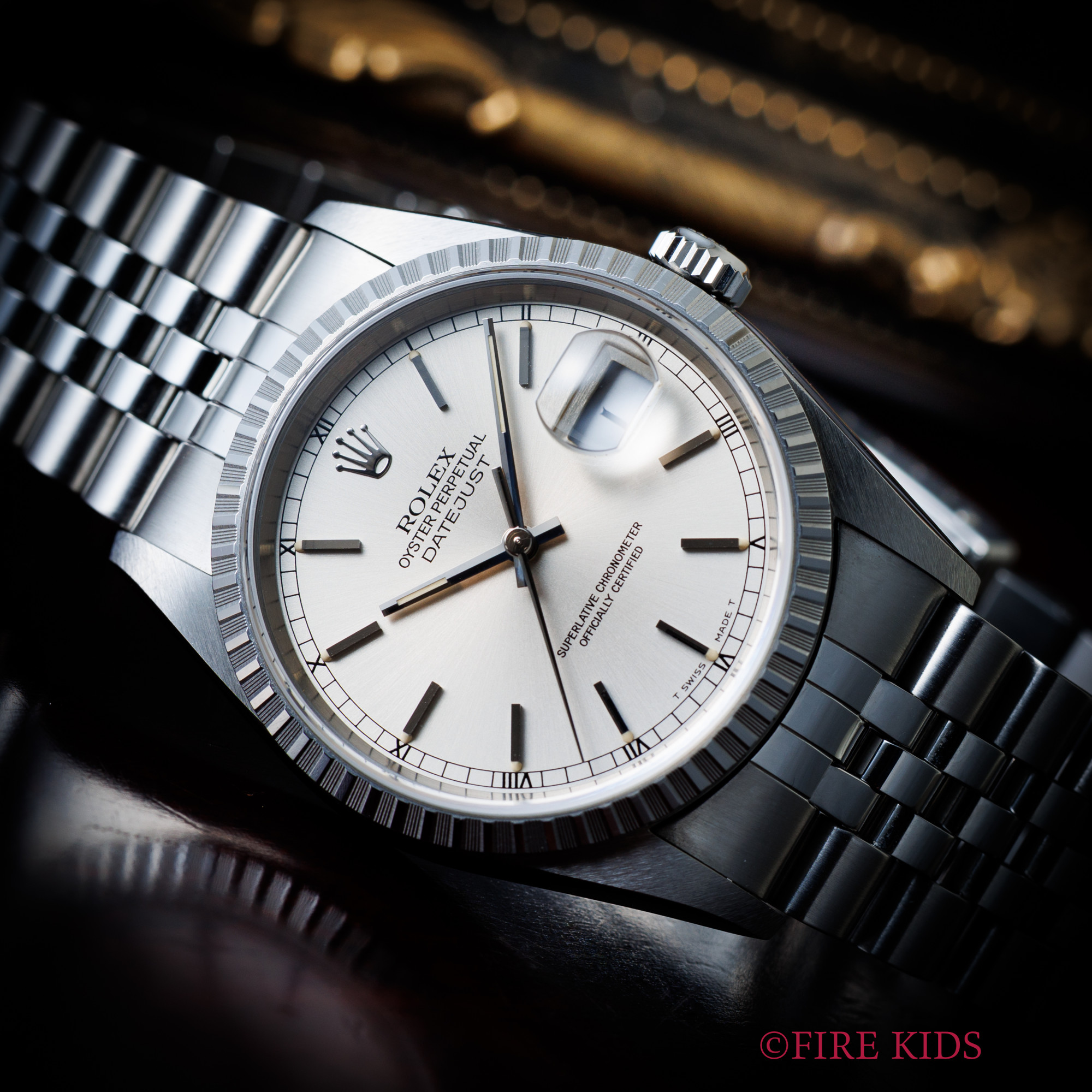 ロレックス デイトジャスト シルバー イングレーブドベゼル 1996年製 Ref.16220