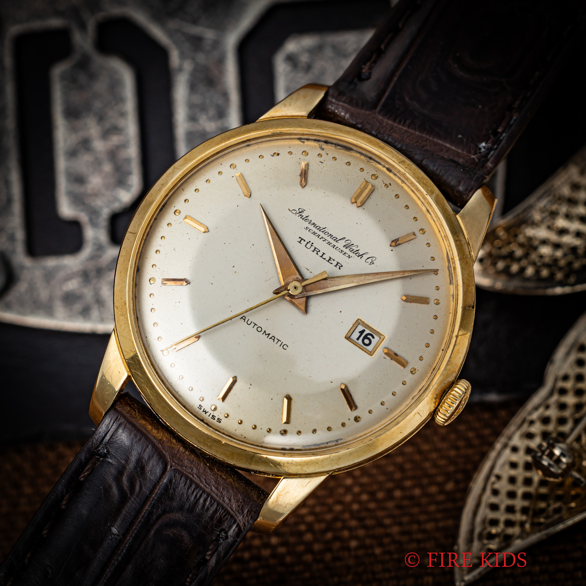 IWC 18金無垢寄り目デイト 1960年製（昭和35年製） チューラーWネーム ペラトン式自動巻 Cal.8531