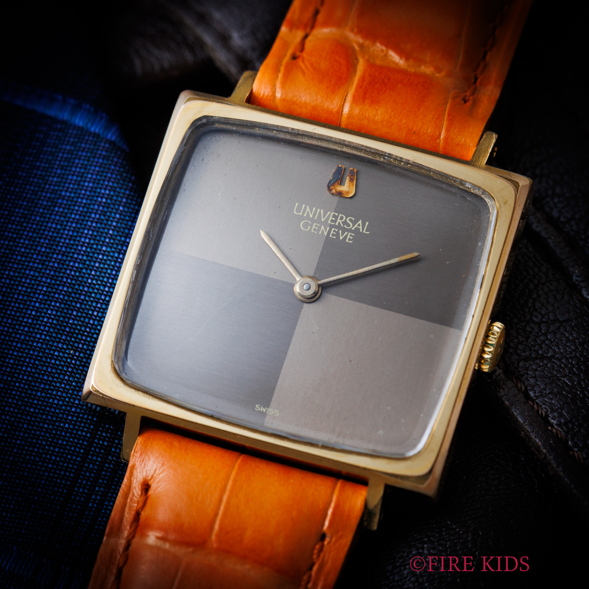 ユニバーサル・ジュネーブ スクエア型 1960年代製 Ref.542138 手巻き クアドラント文字盤