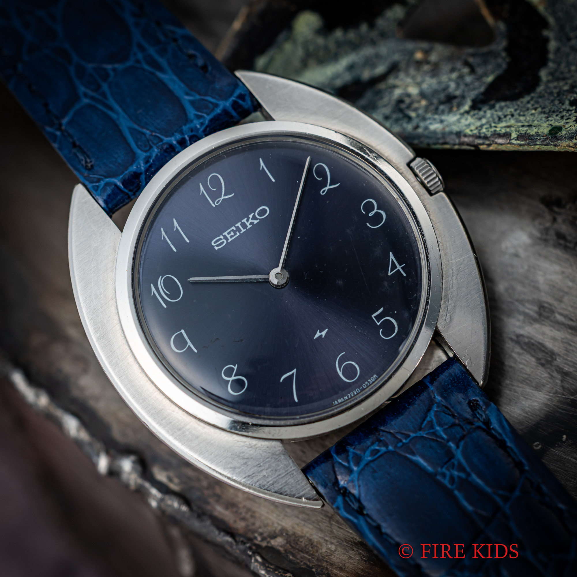 セイコー シャリオ 1971年製 アラビアネイビーダイヤル Ref.2220-0270　パープルダイヤル