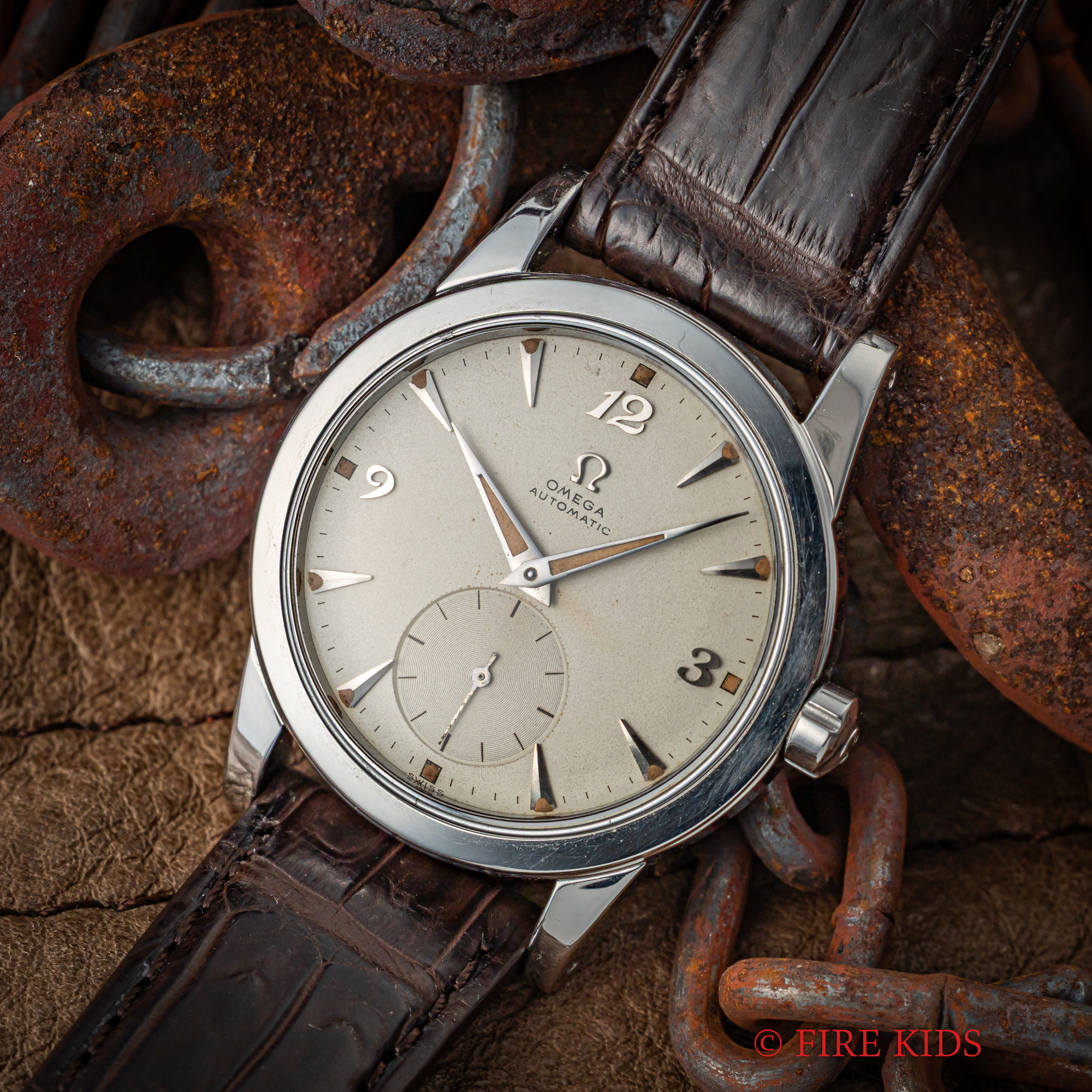 オメガ スモールセコンド 1950年製 自動巻き バンパー式 ハーフローター Cal.342 飛びアラビア