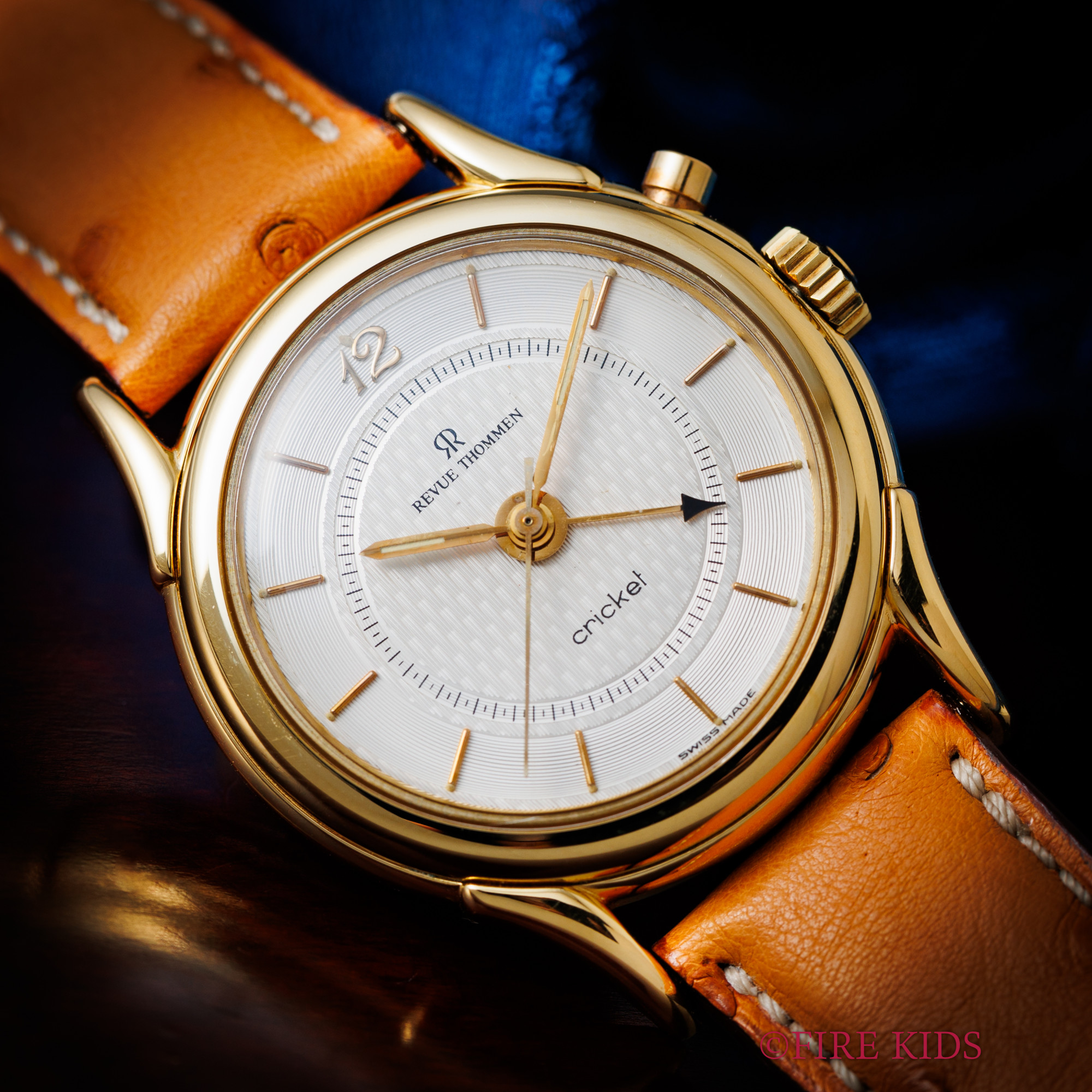 レヴュートーメン クリケット アラームウォッチ 1990年代製 箱、純正尾錠、革ベルト付き 金張りケース