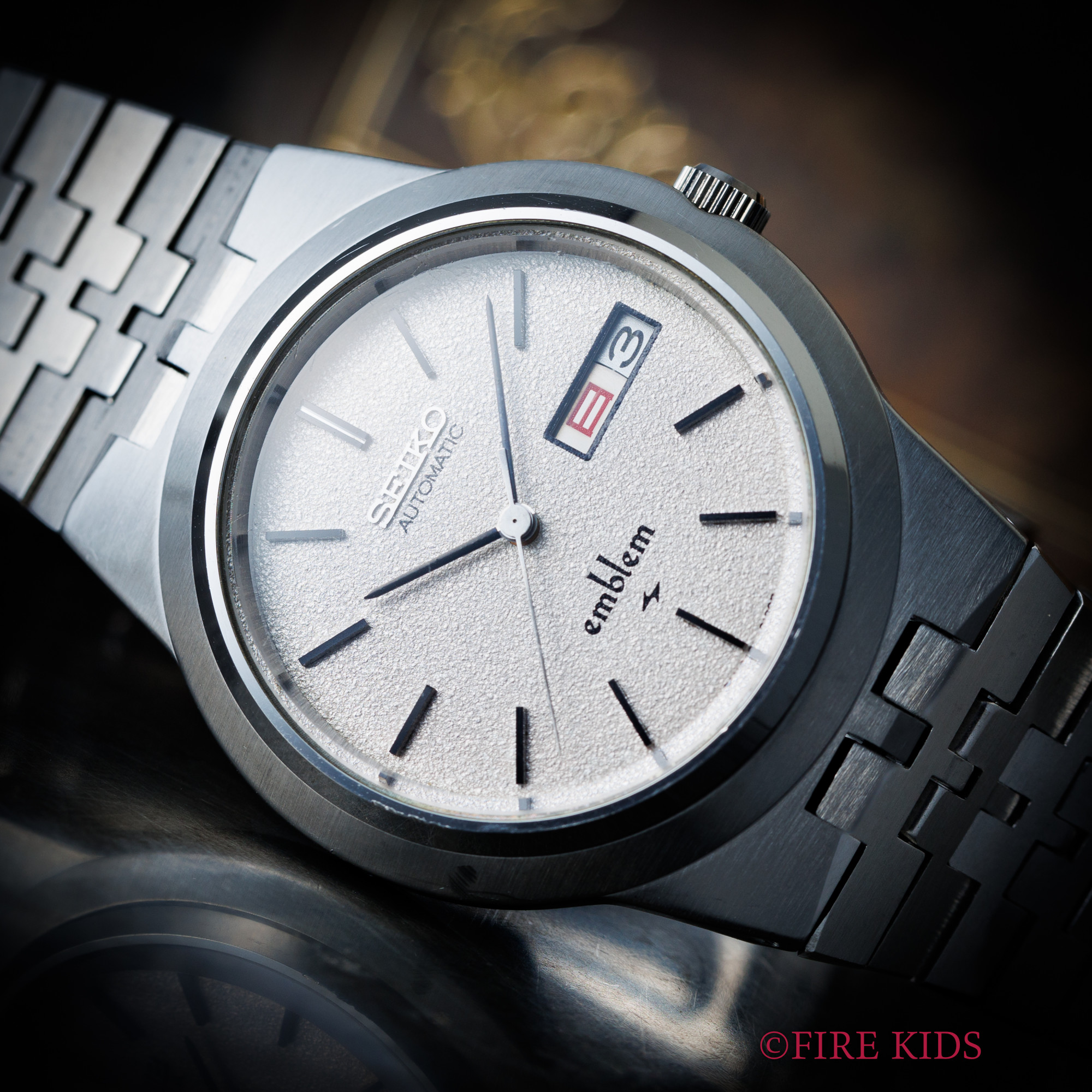 セイコー SEIKO エンブレム 1975年製 Ref.2409-0030 自動巻き Cal.2409A 梨地文字盤