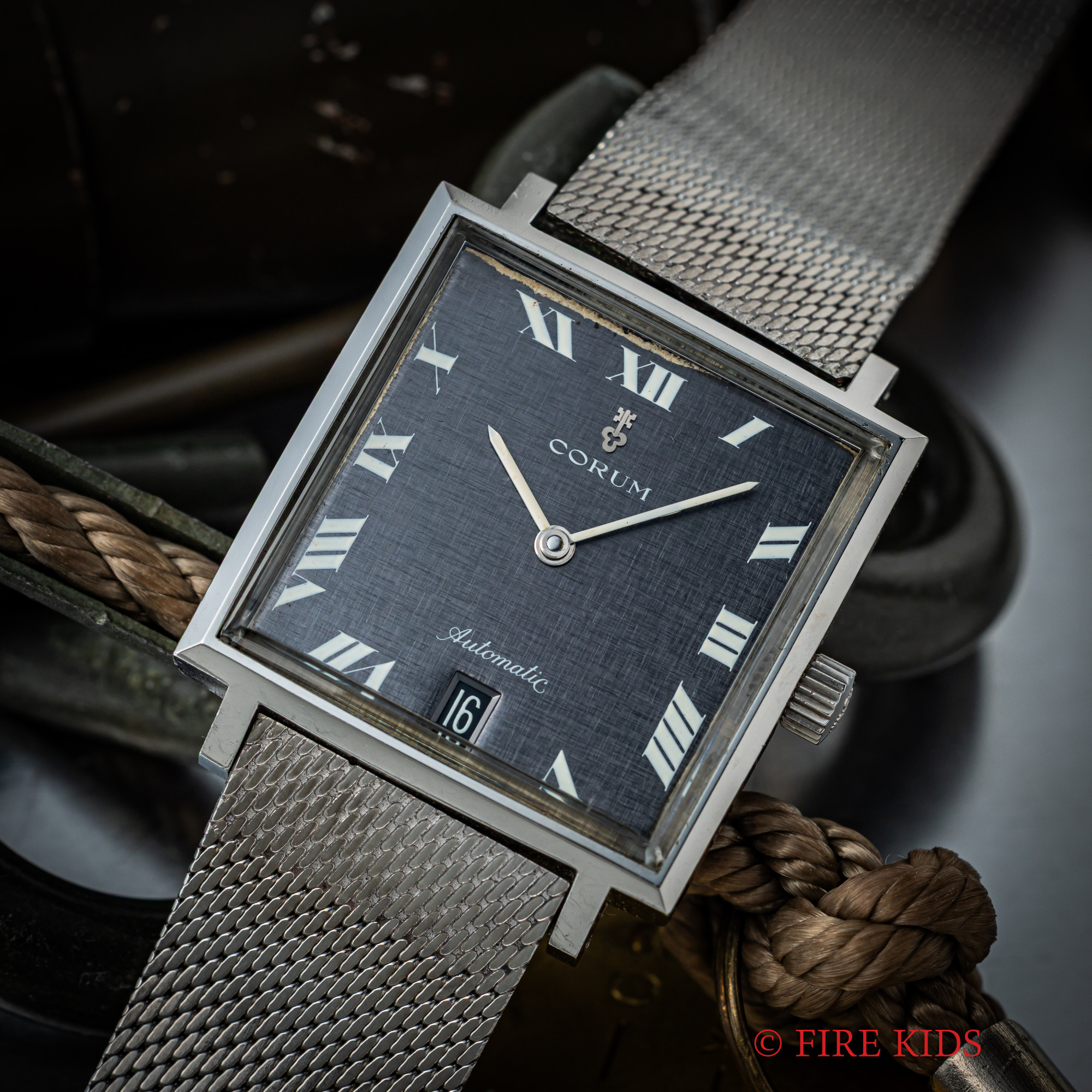 コルム スクエアケース 1970年代製 純正ブレス Ref.7-73 Cal.2824 自動巻 グレーリネンローマンダイヤル