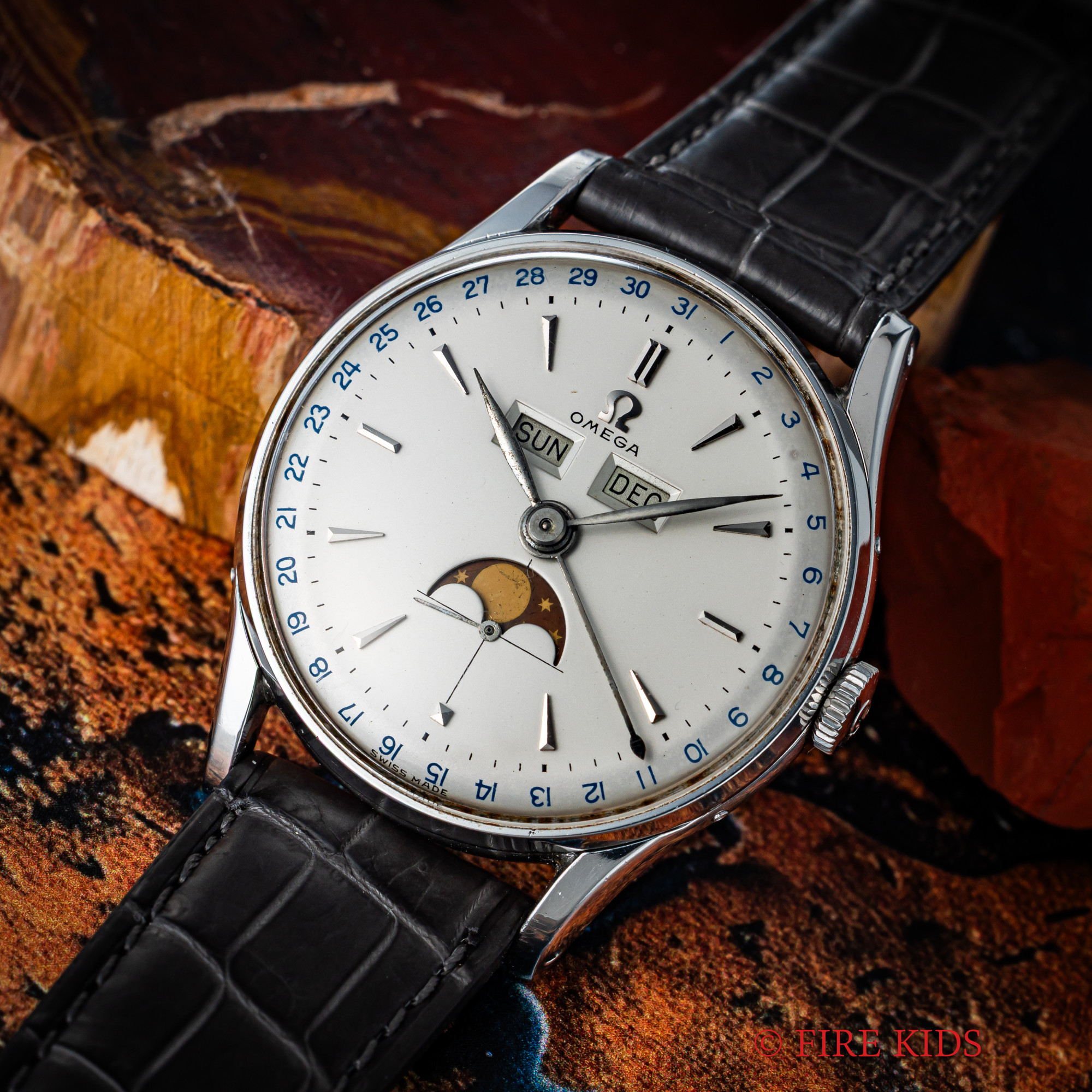 オメガ コスミックトリプルカレンダー ムーンフェイズ 1948年製 創立100周年モデル Cal.381