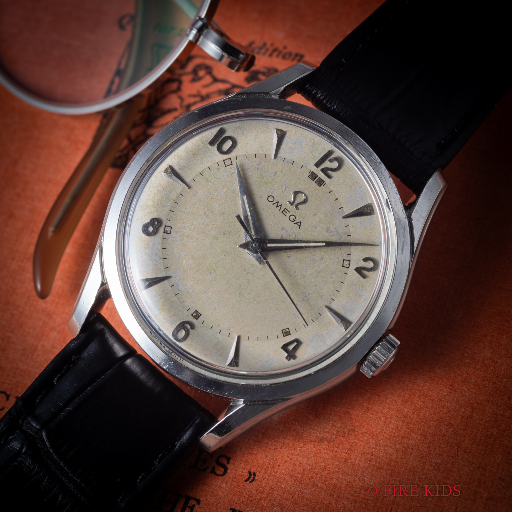 オメガ 30mmキャリバー搭載 飛びアラビア ツートンダイヤル 手巻き Cal.265 1952年製