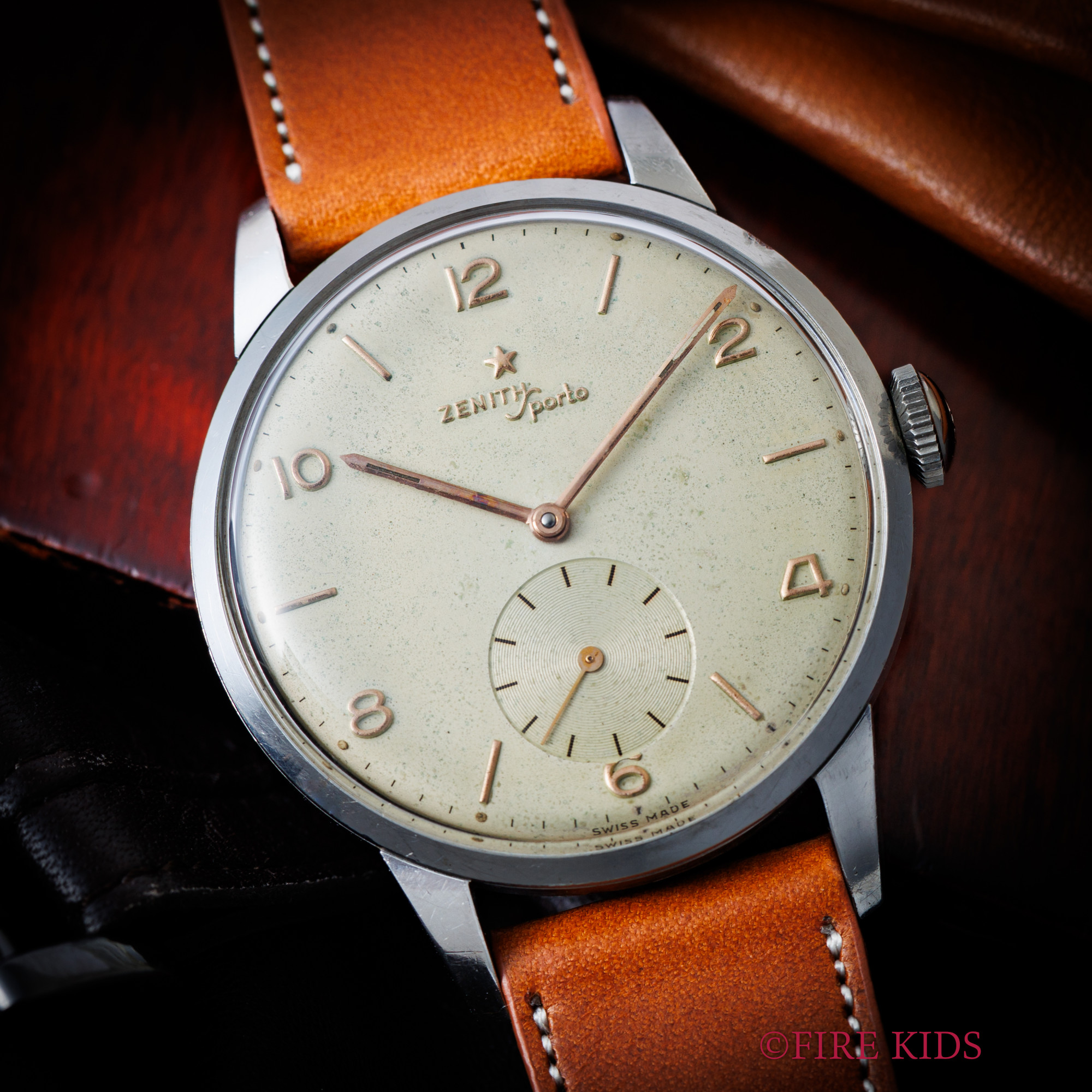 ゼニス スポルト 37mmビックケース 飛びアラビア 1950年代製 スモールセコンド手巻 Cal.40