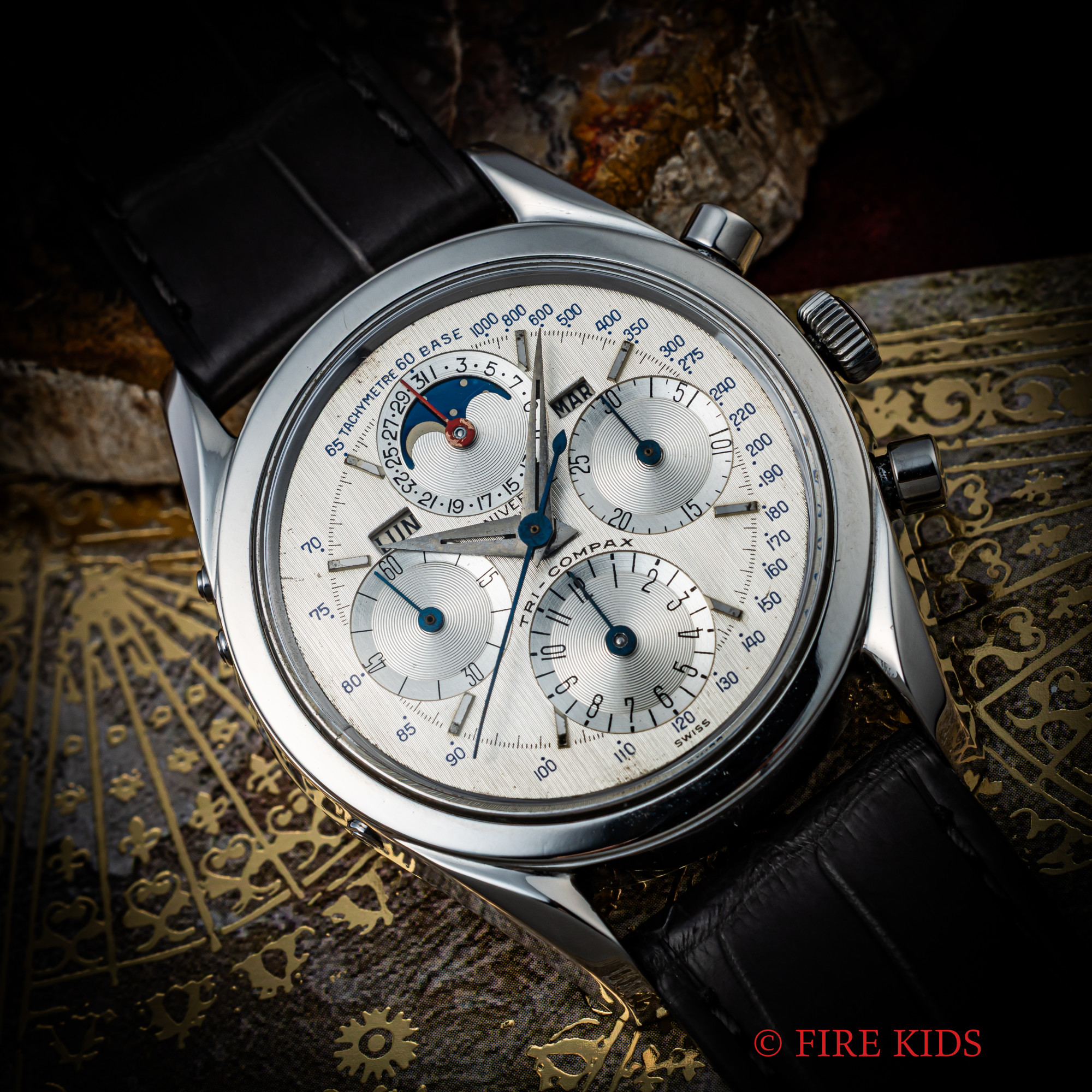 ユニバーサル・ジュネーブ トリコンパックス 1960年代製 Ref.222100/2 手巻き Cal.281 トリプルカレンダームーンフェイズクロノグラフ