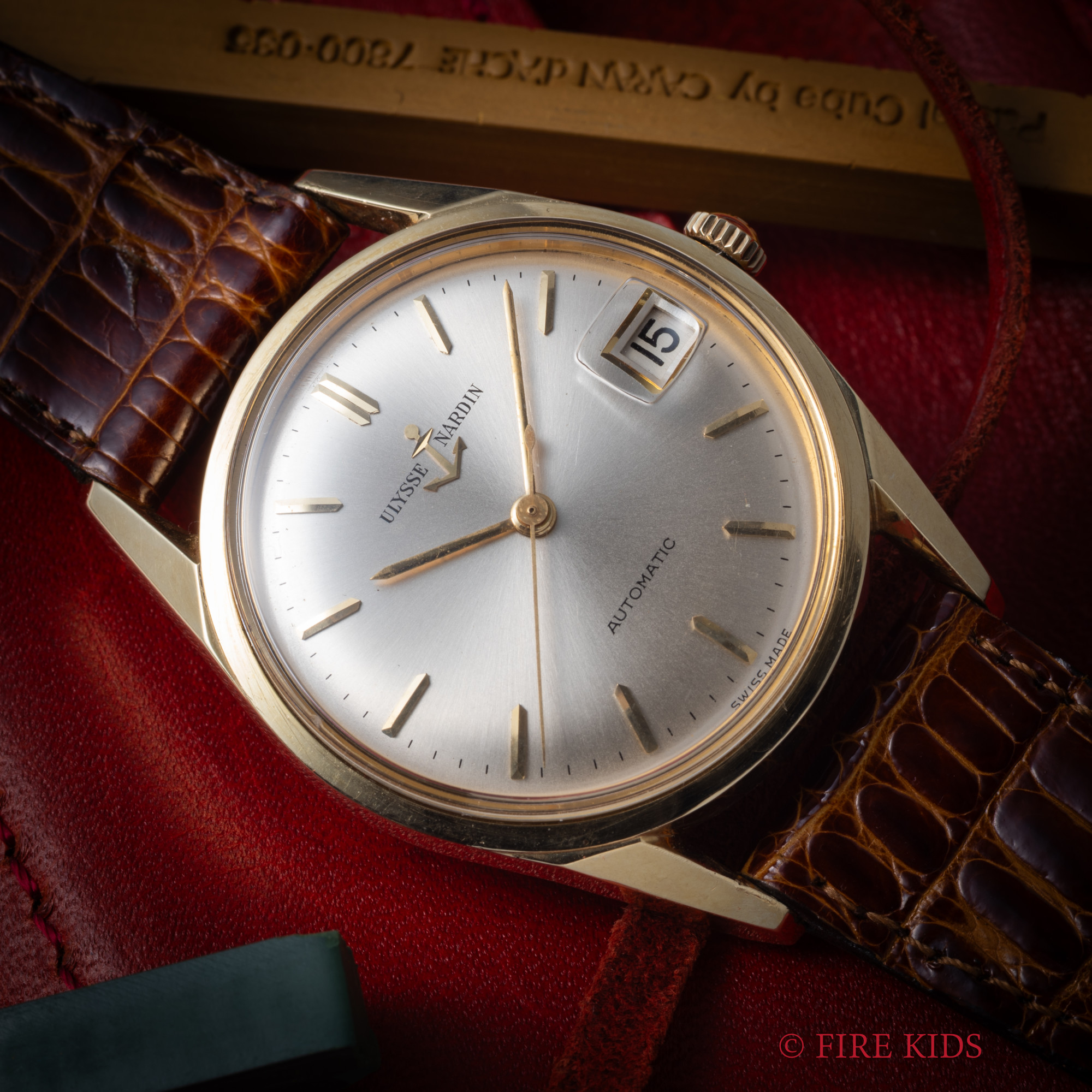 ユリスナルダン 1960年代製 自動巻き デイト付 ラウンドケース Cal.N74