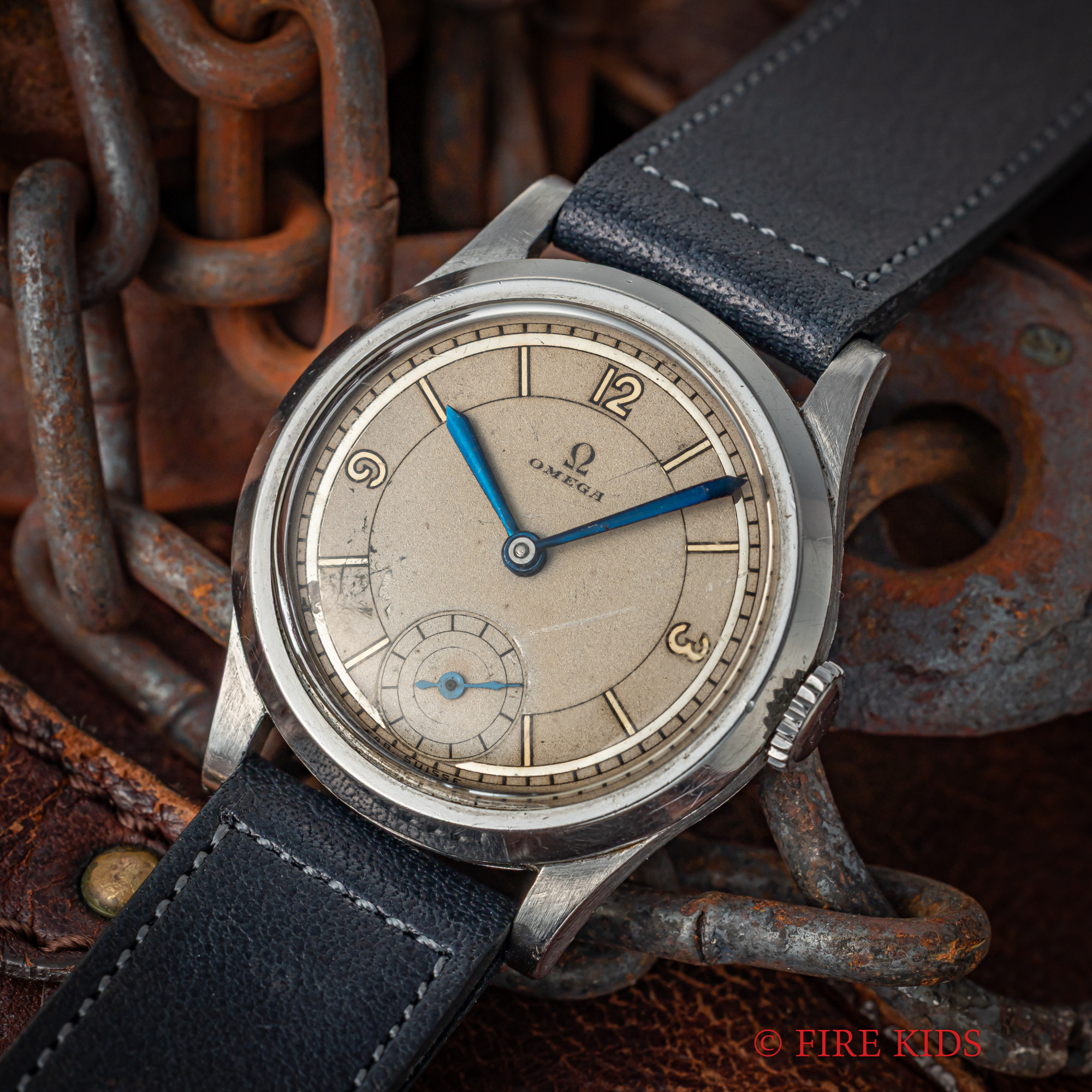 オメガ セクターダイヤル 1934~1938年製 手巻き スモセコ ブルースチール