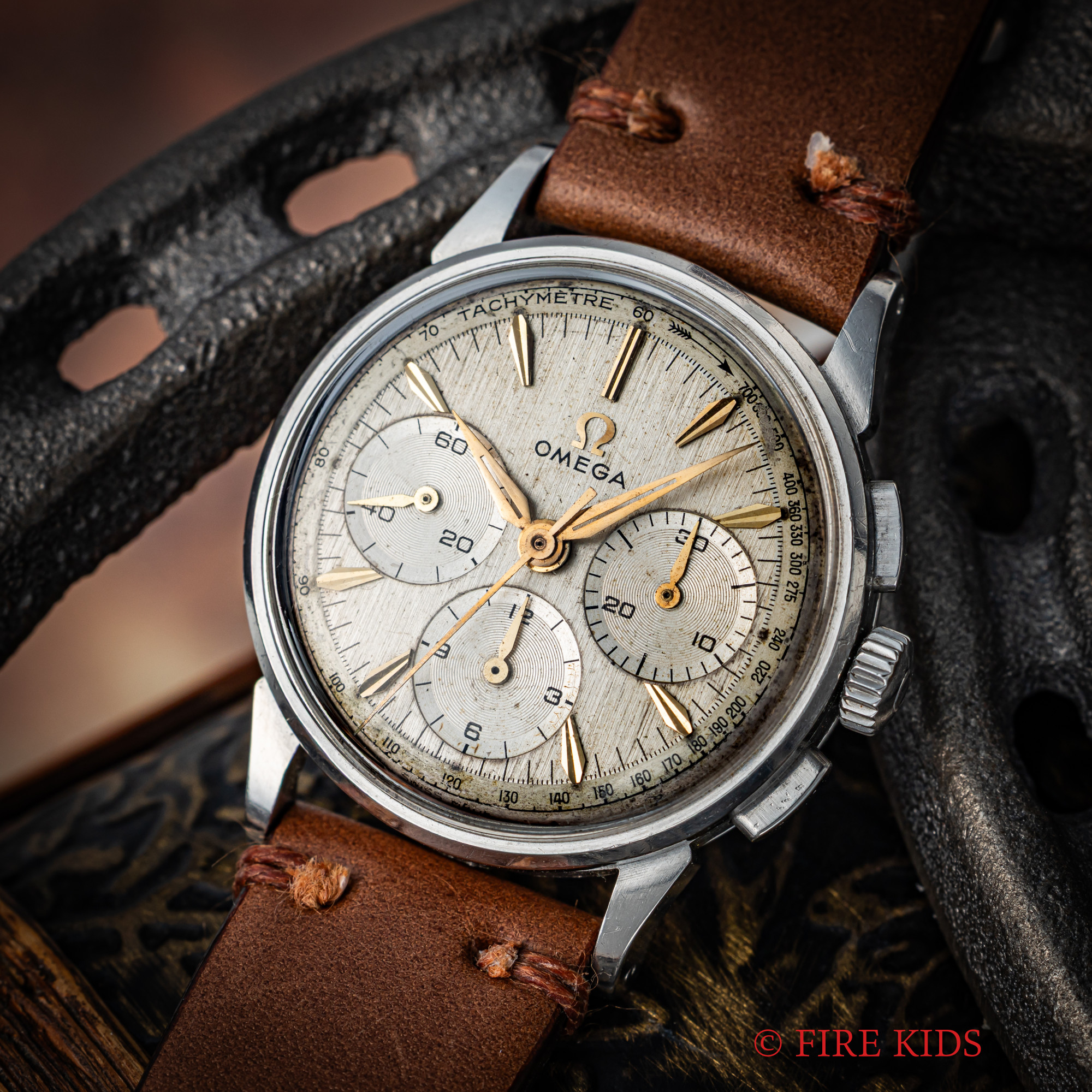 オメガ 3レジスタークロノグラフ 1967年製 Ref.2277-1 手巻 Cal.321 スケルトン裏蓋付