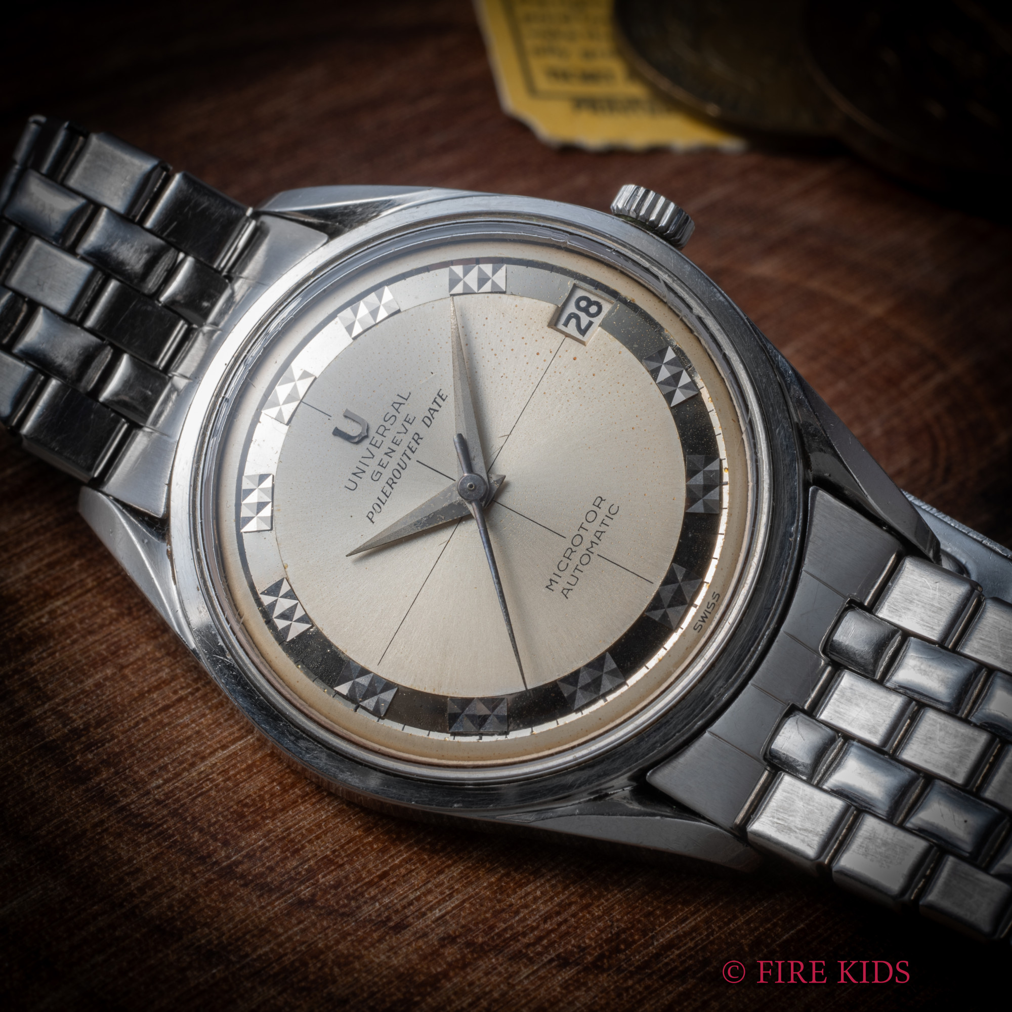 ユニバーサル・ジュネーブ 1959年製 ポールルーターデイト Ref.204610-5 マイクロローター自動巻 Cal.215-2 純正ゲイフレアー社製ブレス