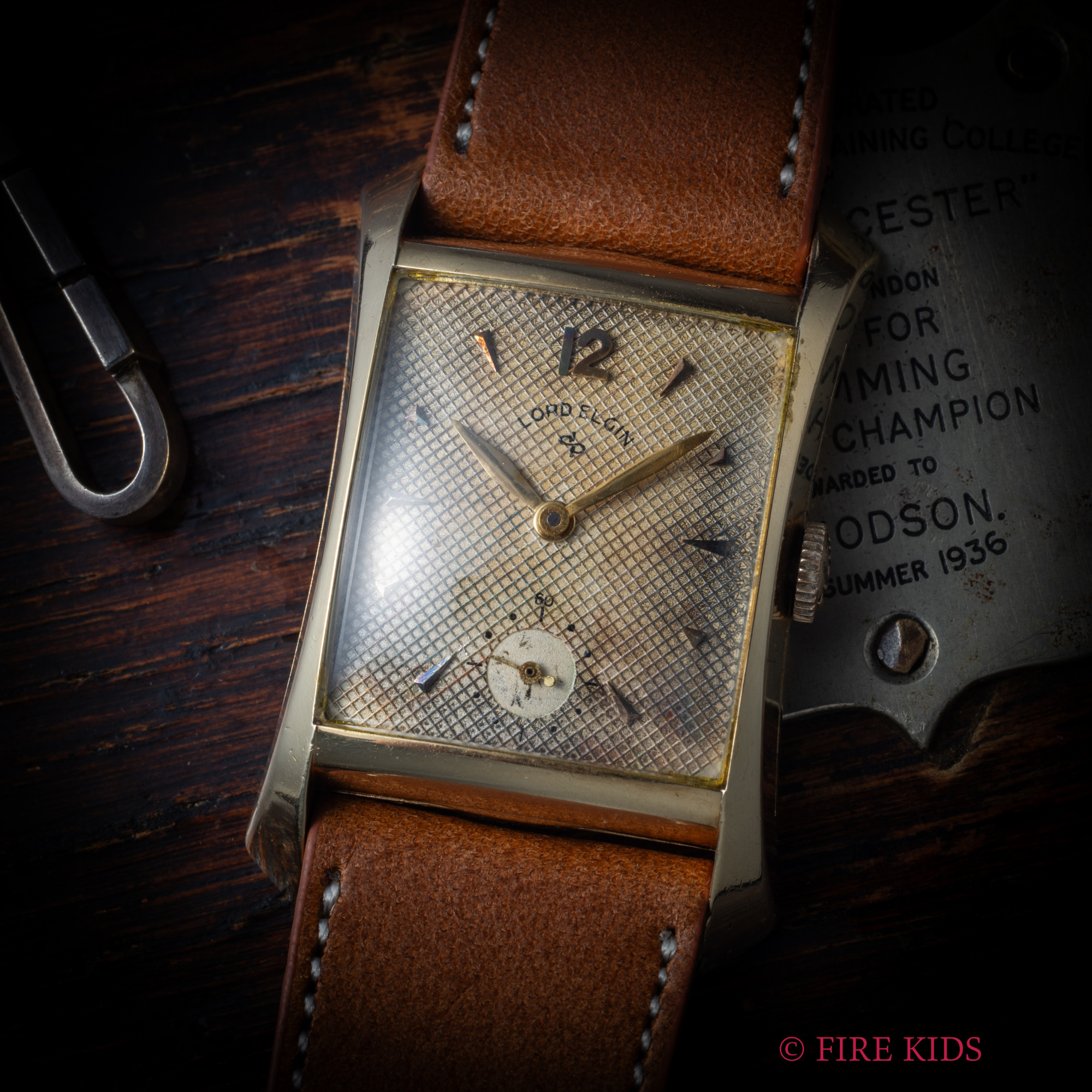 ロード エルジン K14金無垢 フレアードケース 1940年代製 手巻 スモセコ ギョウシェダイヤル