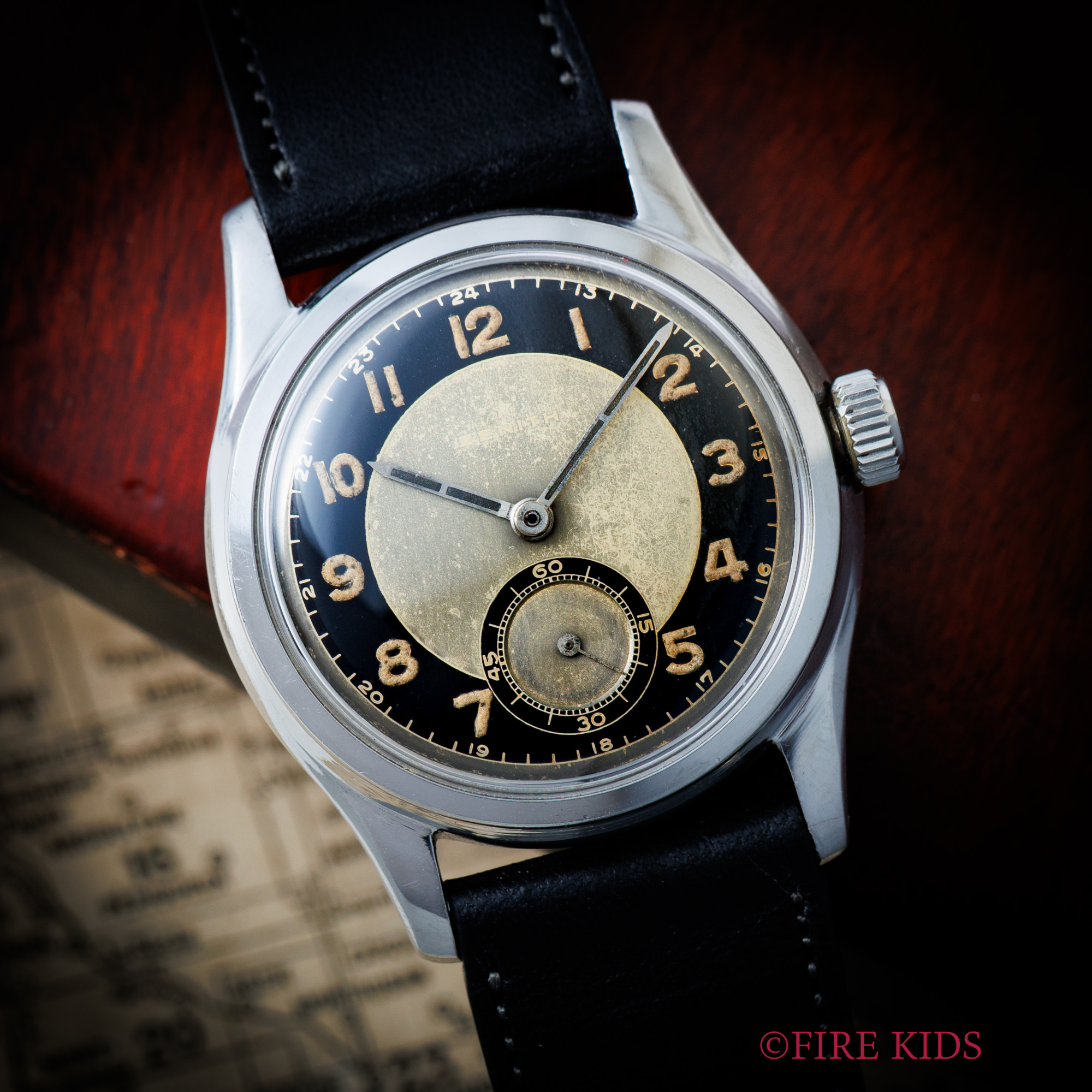 ゼニス ブルズアイダイヤル stötsäker 1940年代製 耐震装置付き手巻スモセコ Cal.106