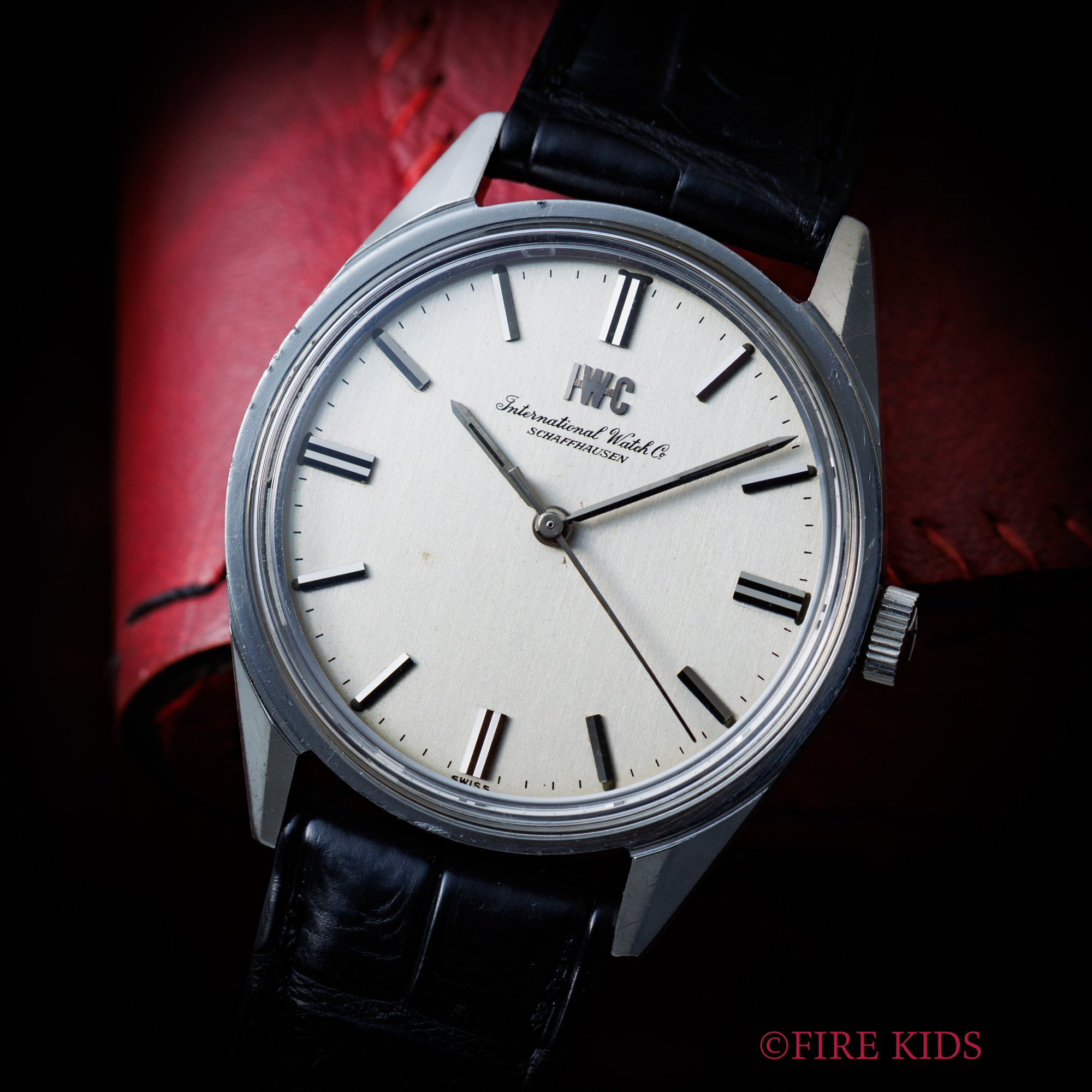 IWC ラウンドケース 1970年製 Cal.89 手巻　お魚リューズ