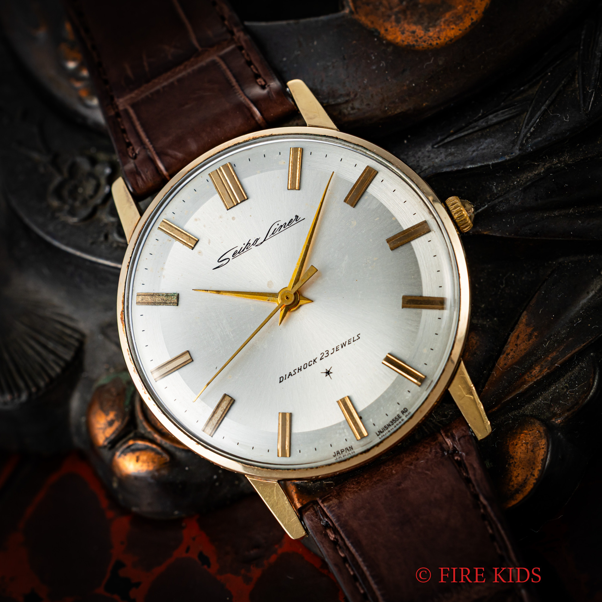 セイコー SEIKO 1963年製 18金無垢ライナー Ref.J15001 薄型23石手巻 Cal.3140